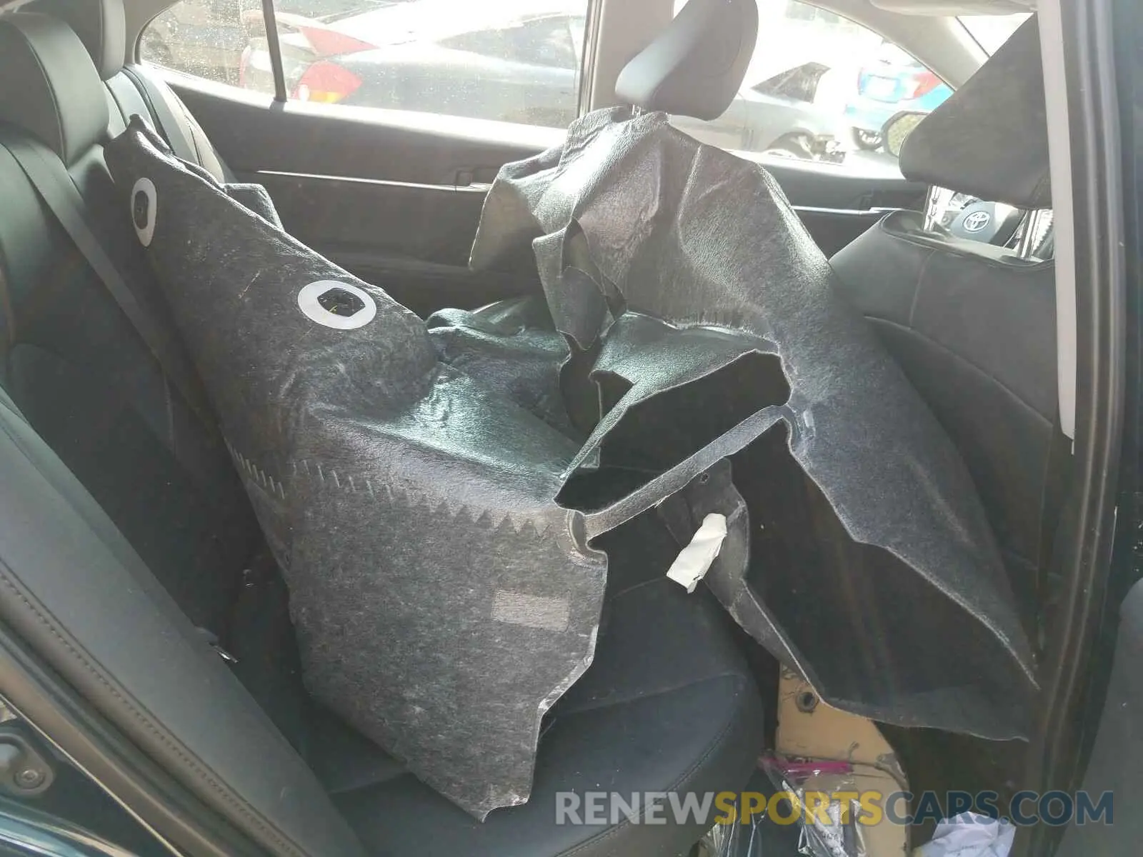 6 Photograph of a damaged car 4T1F31AK8LU518079 TOYOTA CAMRY 2020
