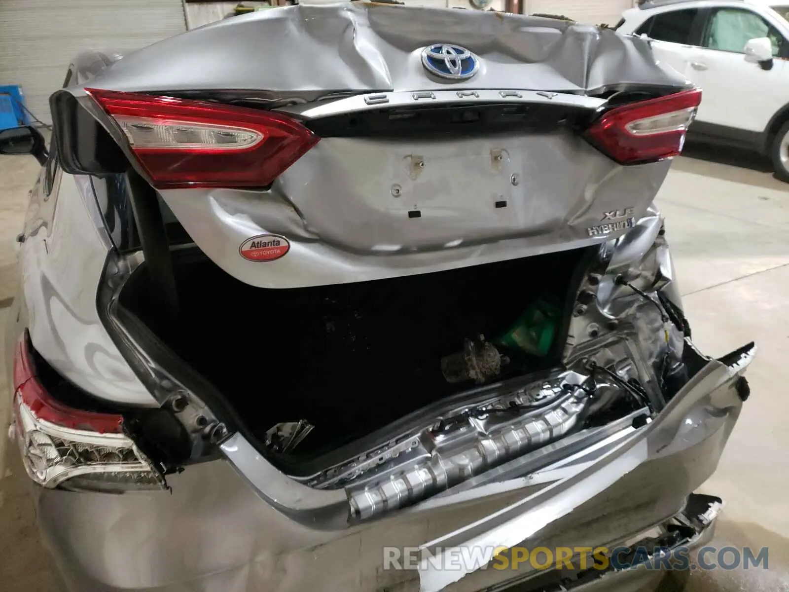 9 Photograph of a damaged car 4T1F31AK8LU528918 TOYOTA CAMRY 2020