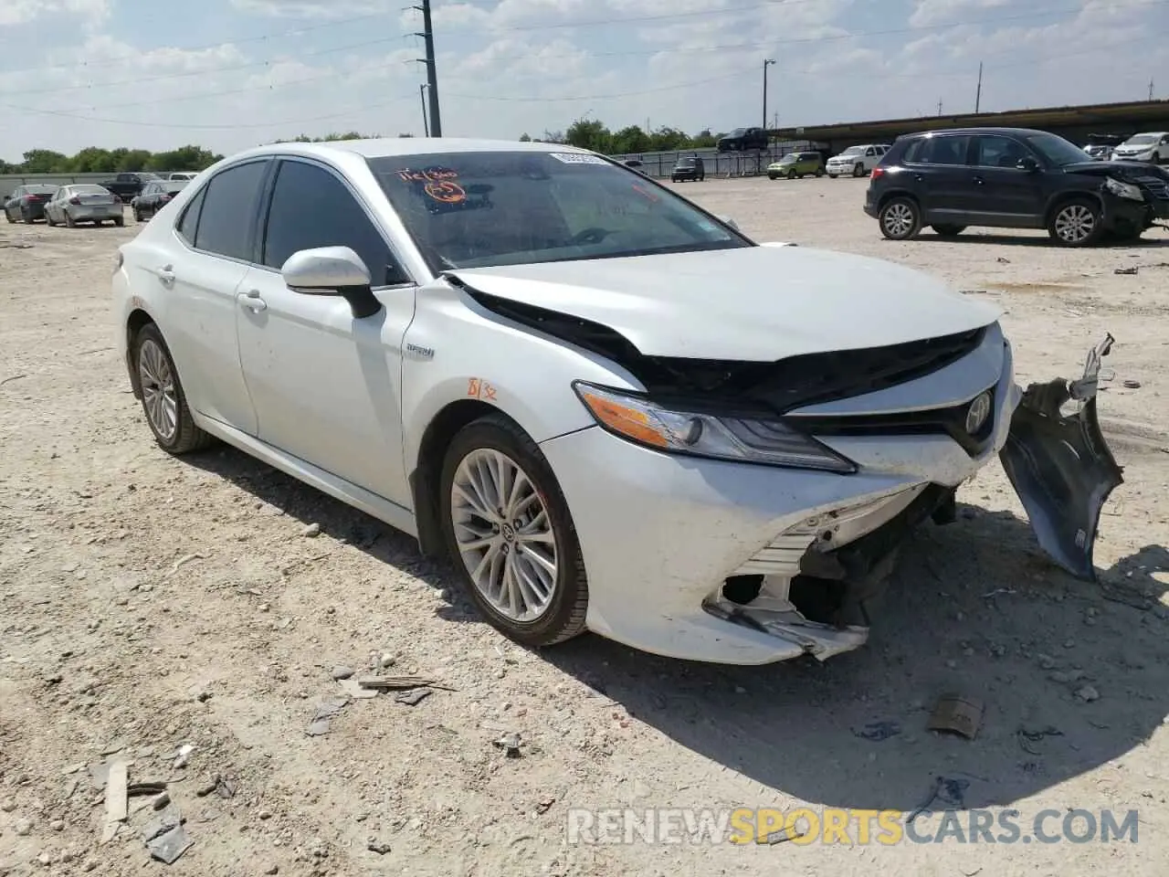 1 Фотография поврежденного автомобиля 4T1F31AK8LU545069 TOYOTA CAMRY 2020