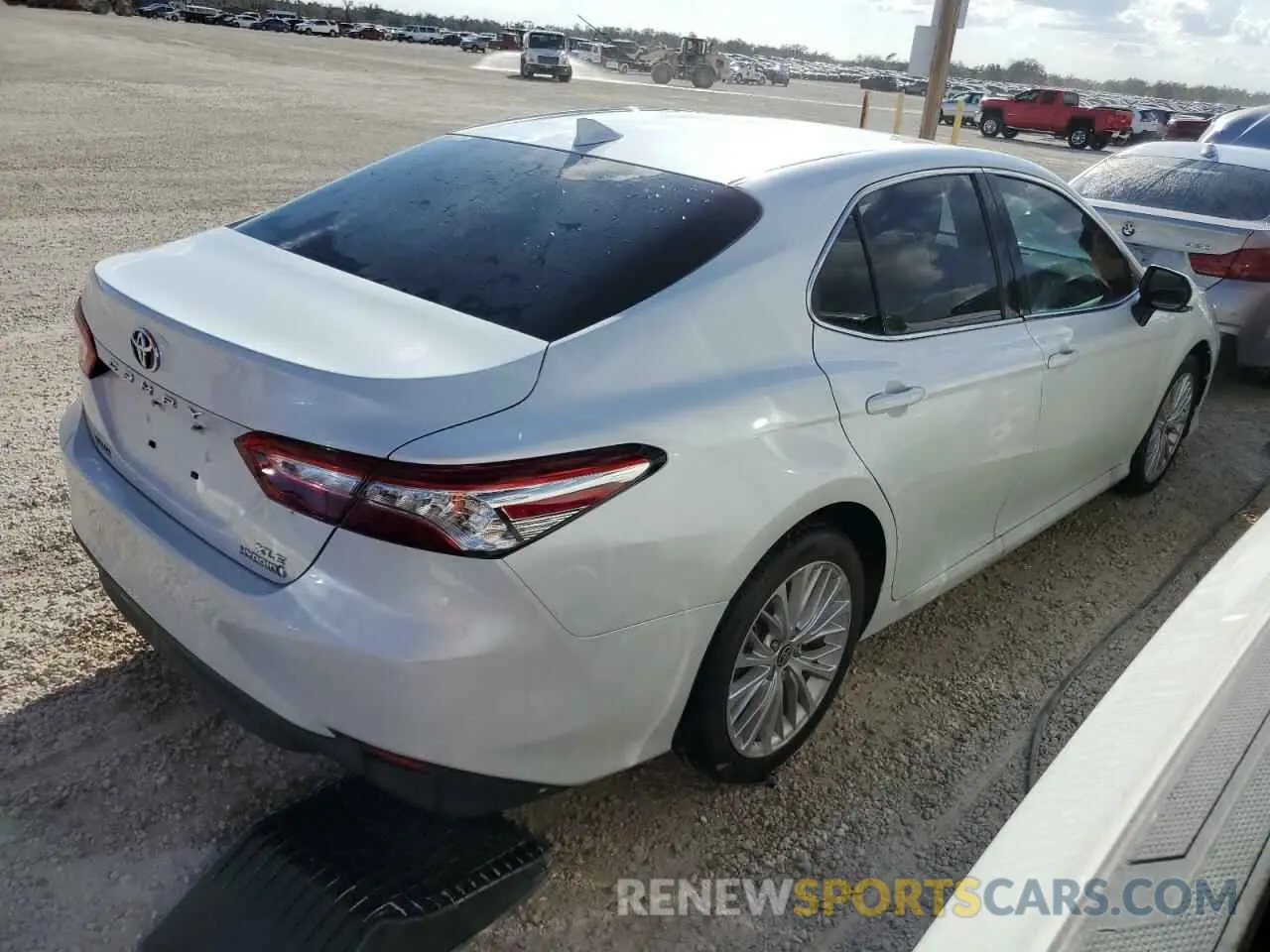 3 Фотография поврежденного автомобиля 4T1F31AK8LU545508 TOYOTA CAMRY 2020