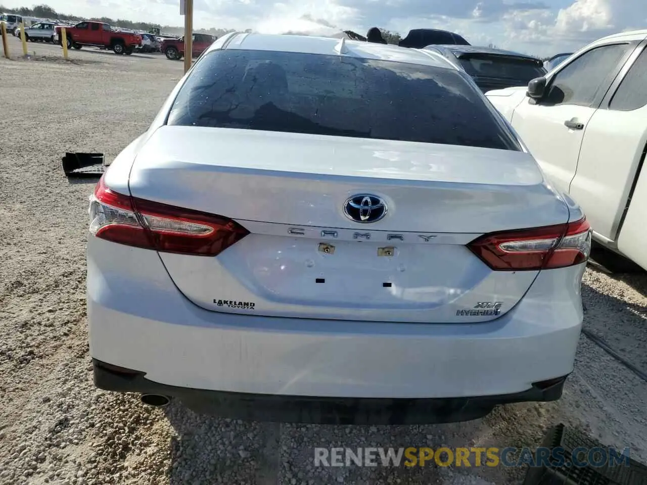 6 Фотография поврежденного автомобиля 4T1F31AK8LU545508 TOYOTA CAMRY 2020