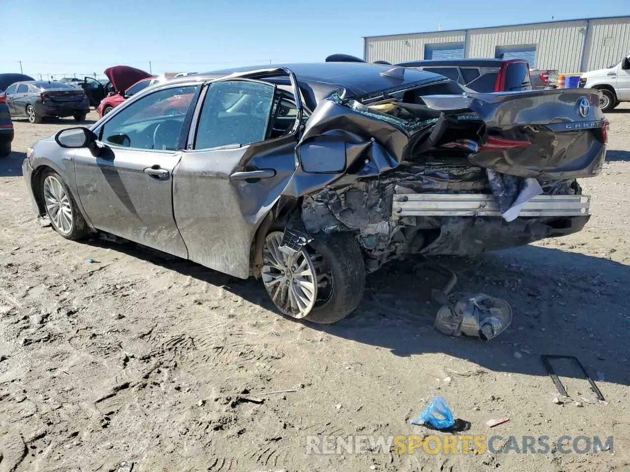 2 Фотография поврежденного автомобиля 4T1F31AK8LU545783 TOYOTA CAMRY 2020