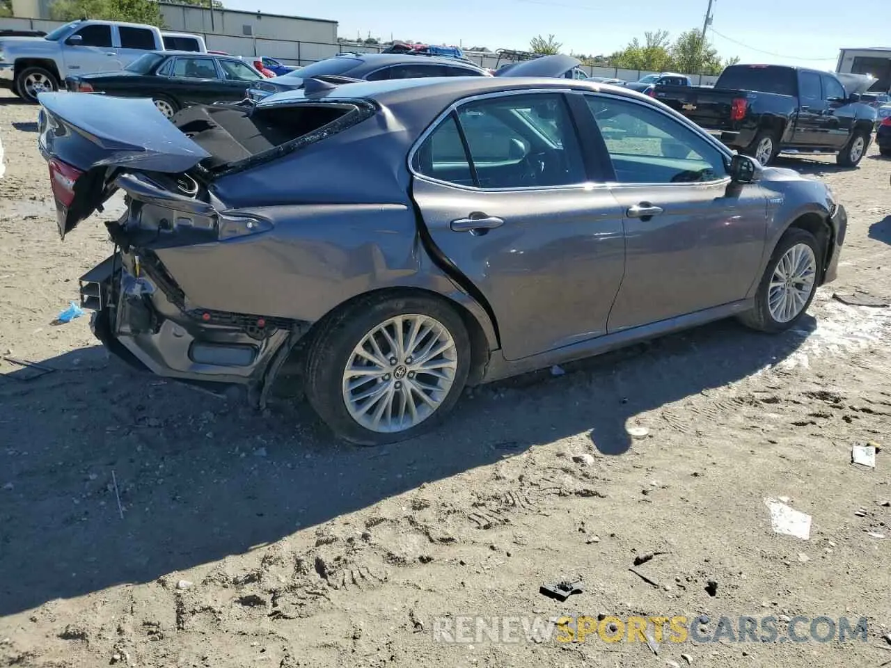 3 Фотография поврежденного автомобиля 4T1F31AK8LU545783 TOYOTA CAMRY 2020