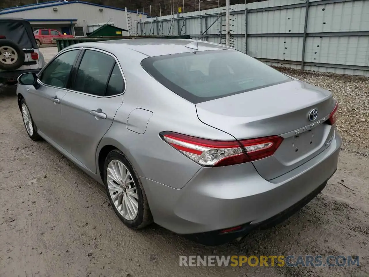 3 Фотография поврежденного автомобиля 4T1F31AK9LU541869 TOYOTA CAMRY 2020