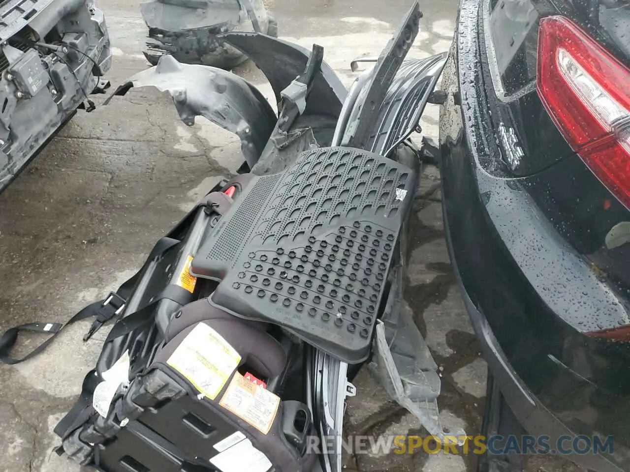 12 Photograph of a damaged car 4T1F31AKXLU532081 TOYOTA CAMRY 2020