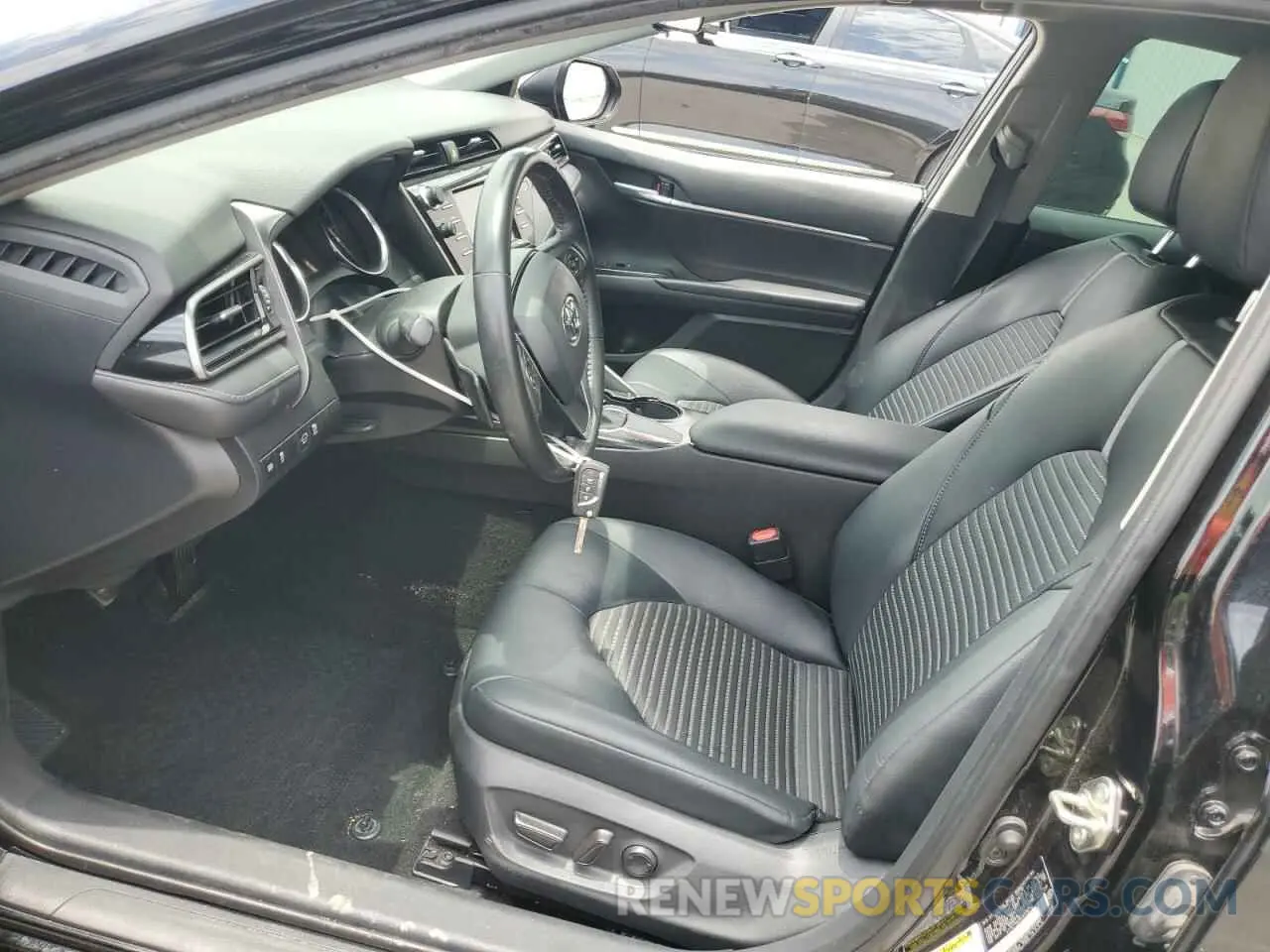 7 Photograph of a damaged car 4T1G11AK0LU318713 TOYOTA CAMRY 2020