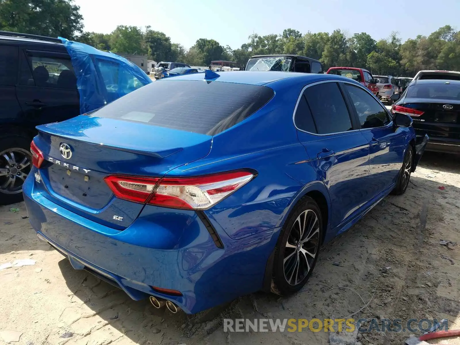 4 Photograph of a damaged car 4T1G11AK0LU321658 TOYOTA CAMRY 2020