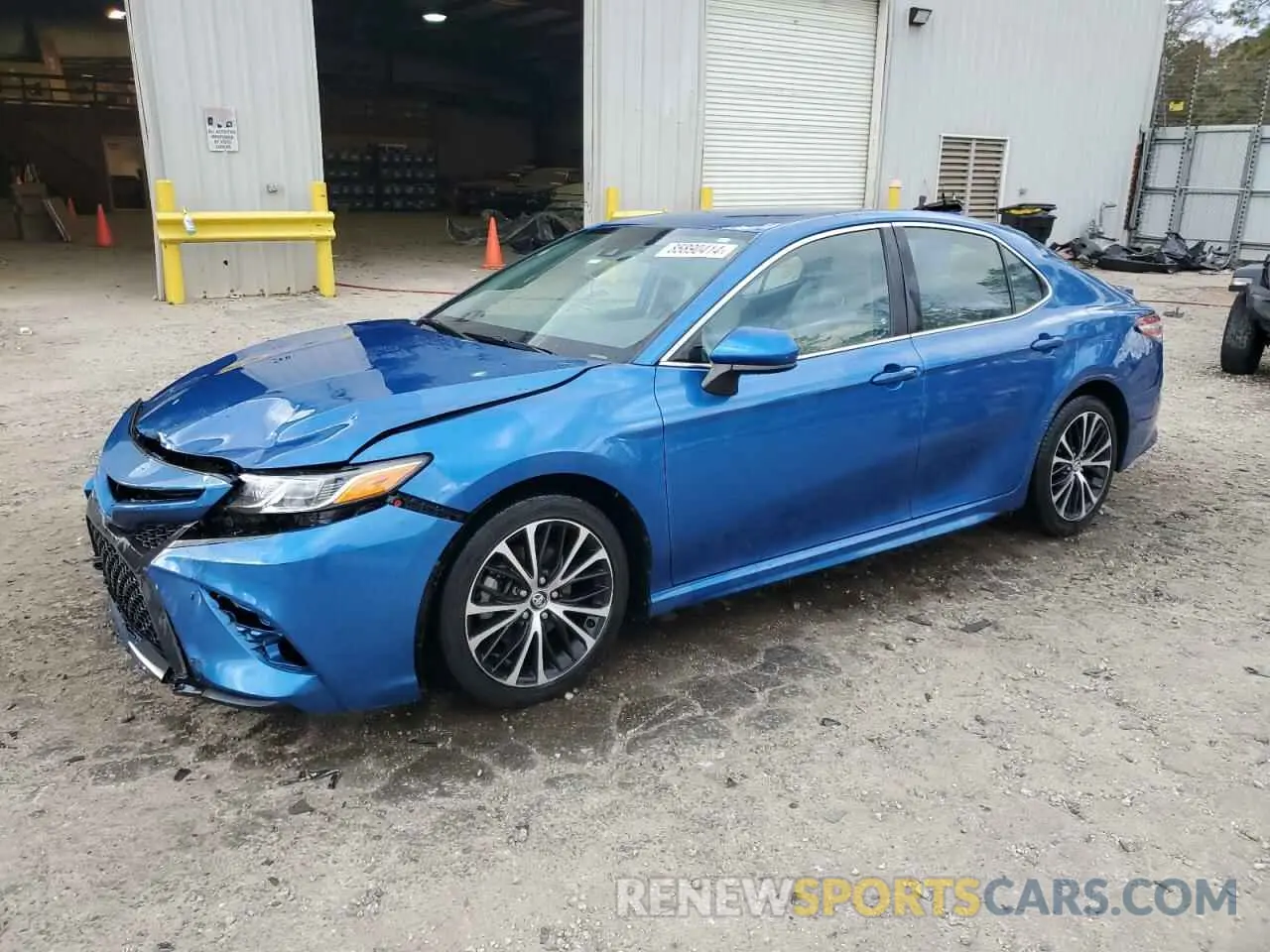 1 Photograph of a damaged car 4T1G11AK0LU328691 TOYOTA CAMRY 2020