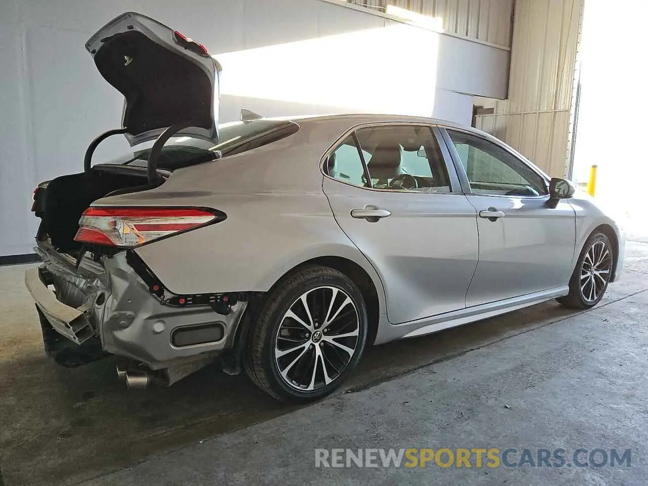 3 Photograph of a damaged car 4T1G11AK0LU335656 TOYOTA CAMRY 2020