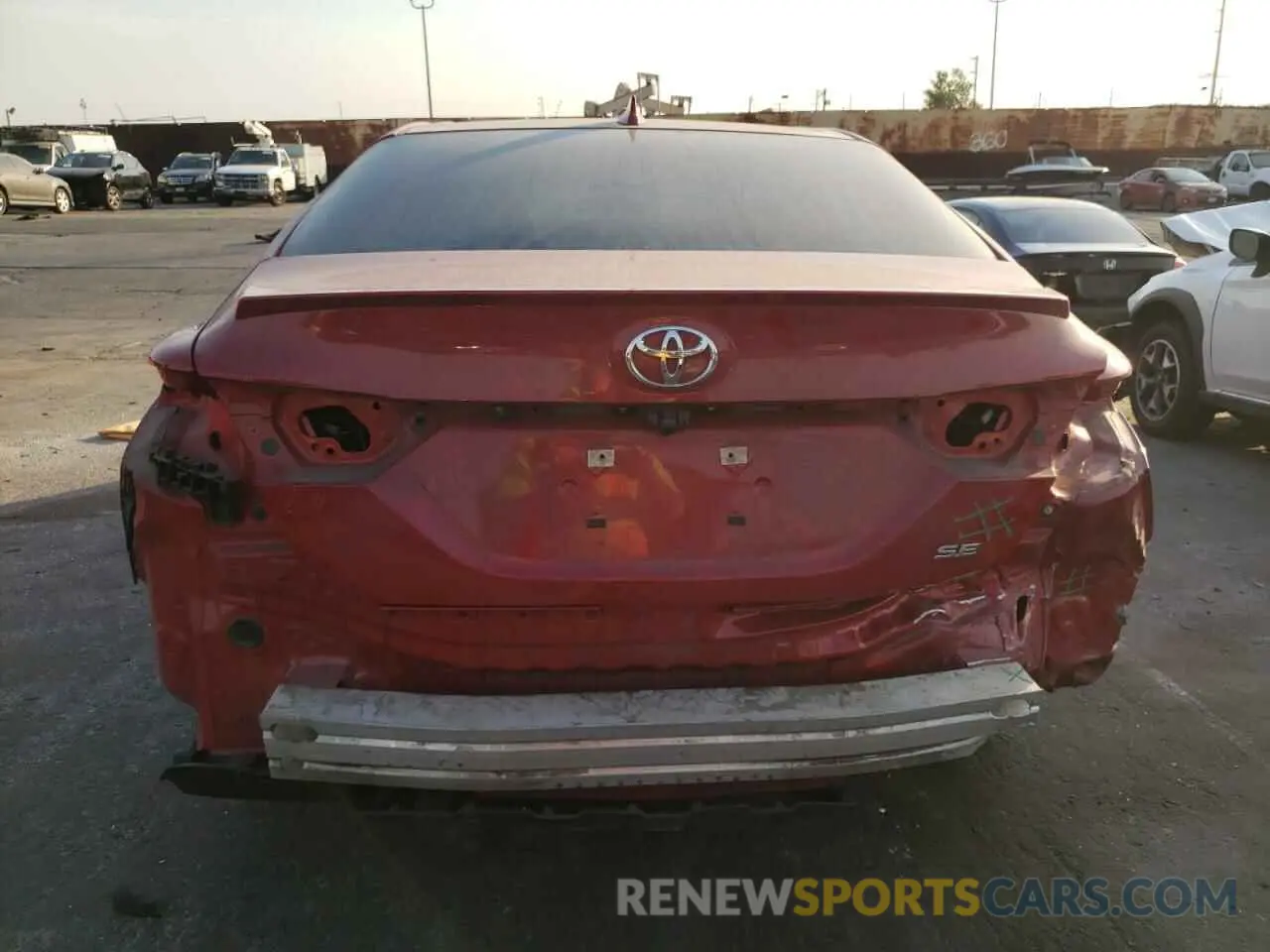 6 Photograph of a damaged car 4T1G11AK0LU369354 TOYOTA CAMRY 2020