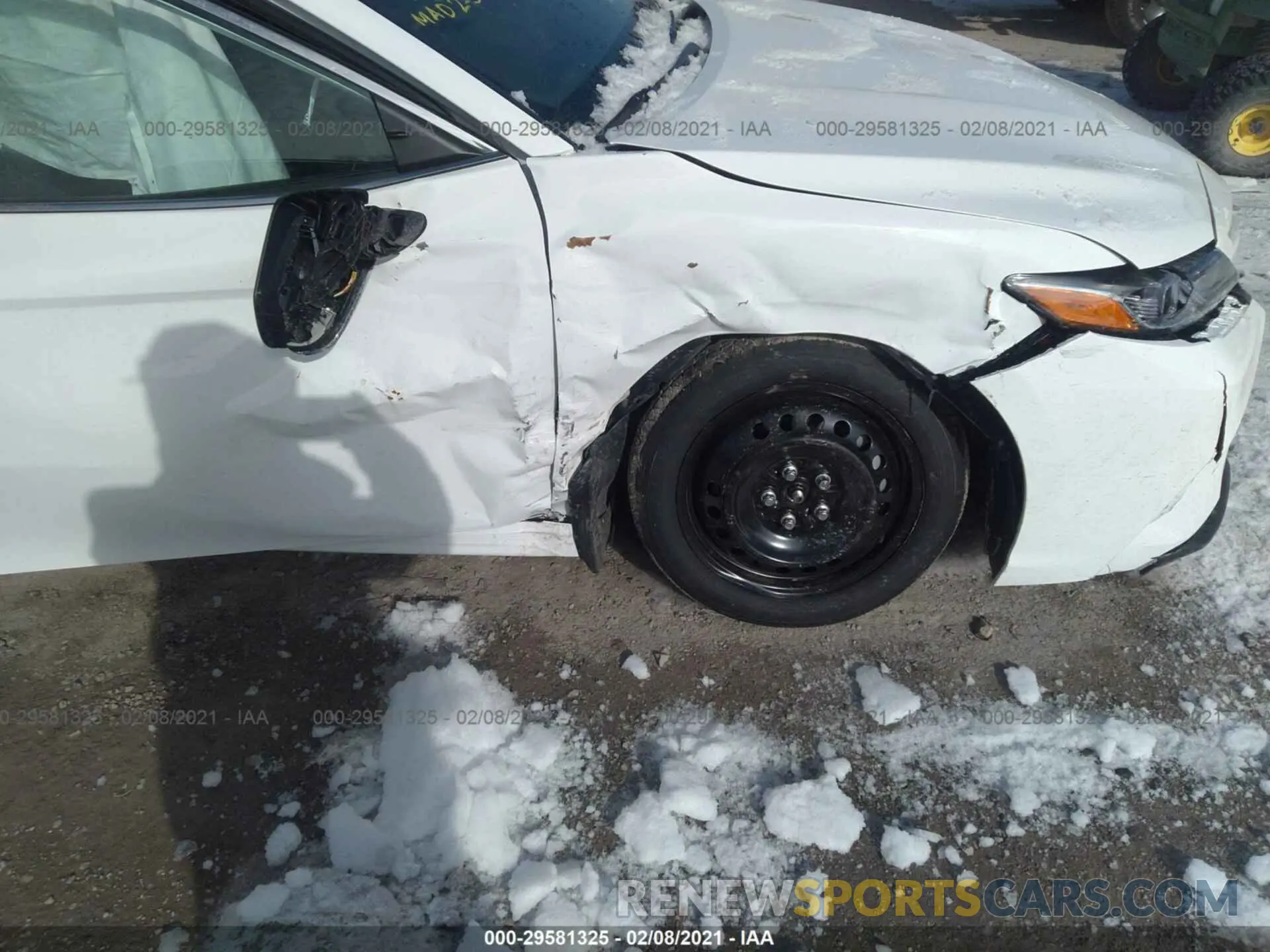 6 Photograph of a damaged car 4T1G11AK0LU380550 TOYOTA CAMRY 2020