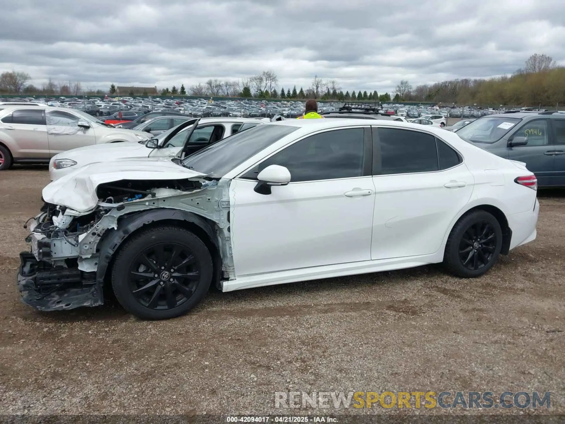 15 Photograph of a damaged car 4T1G11AK0LU381651 TOYOTA CAMRY 2020