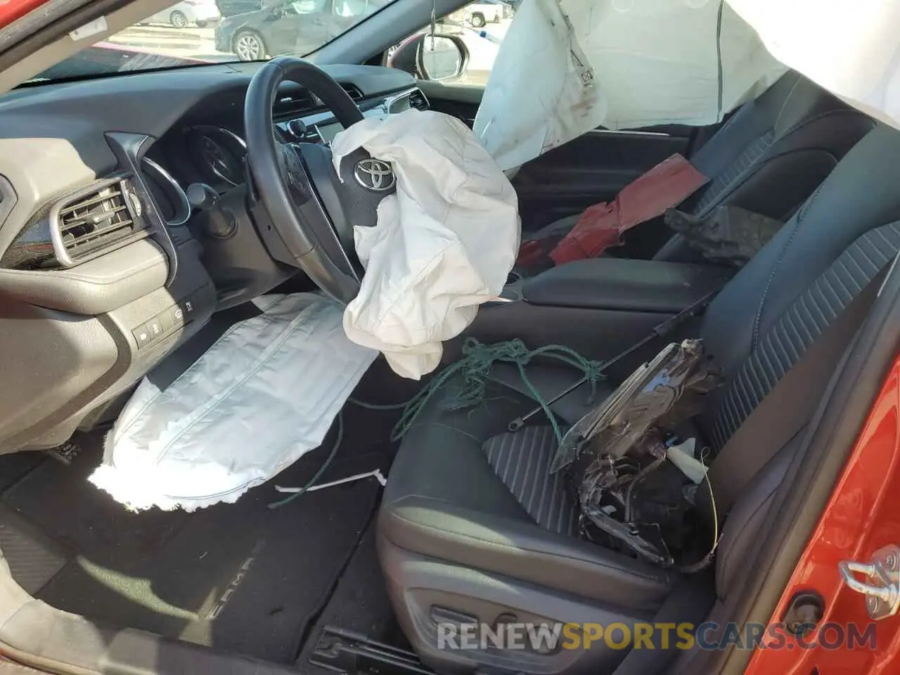 7 Photograph of a damaged car 4T1G11AK0LU389278 TOYOTA CAMRY 2020