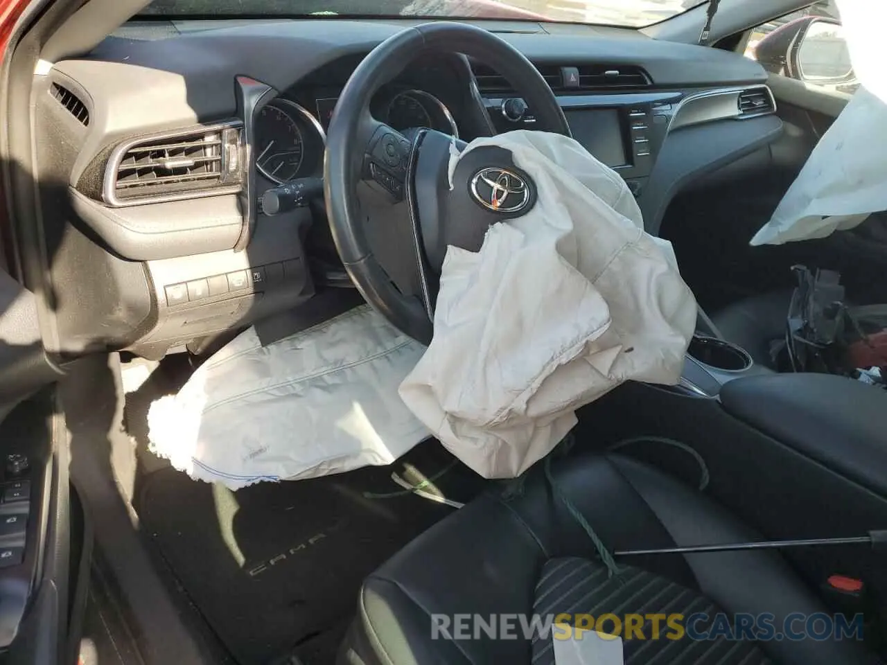 8 Photograph of a damaged car 4T1G11AK0LU389278 TOYOTA CAMRY 2020