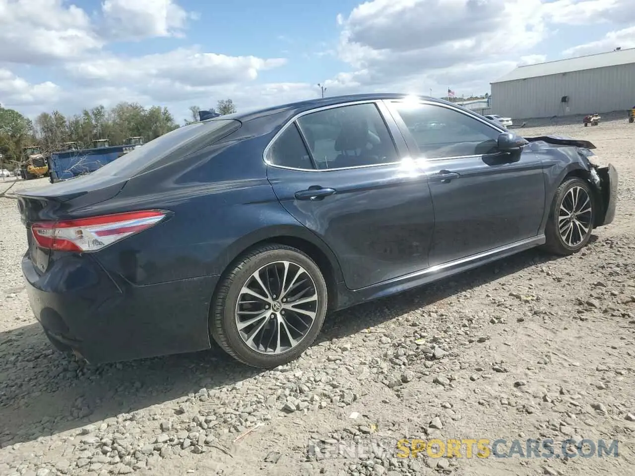 3 Photograph of a damaged car 4T1G11AK0LU389653 TOYOTA CAMRY 2020