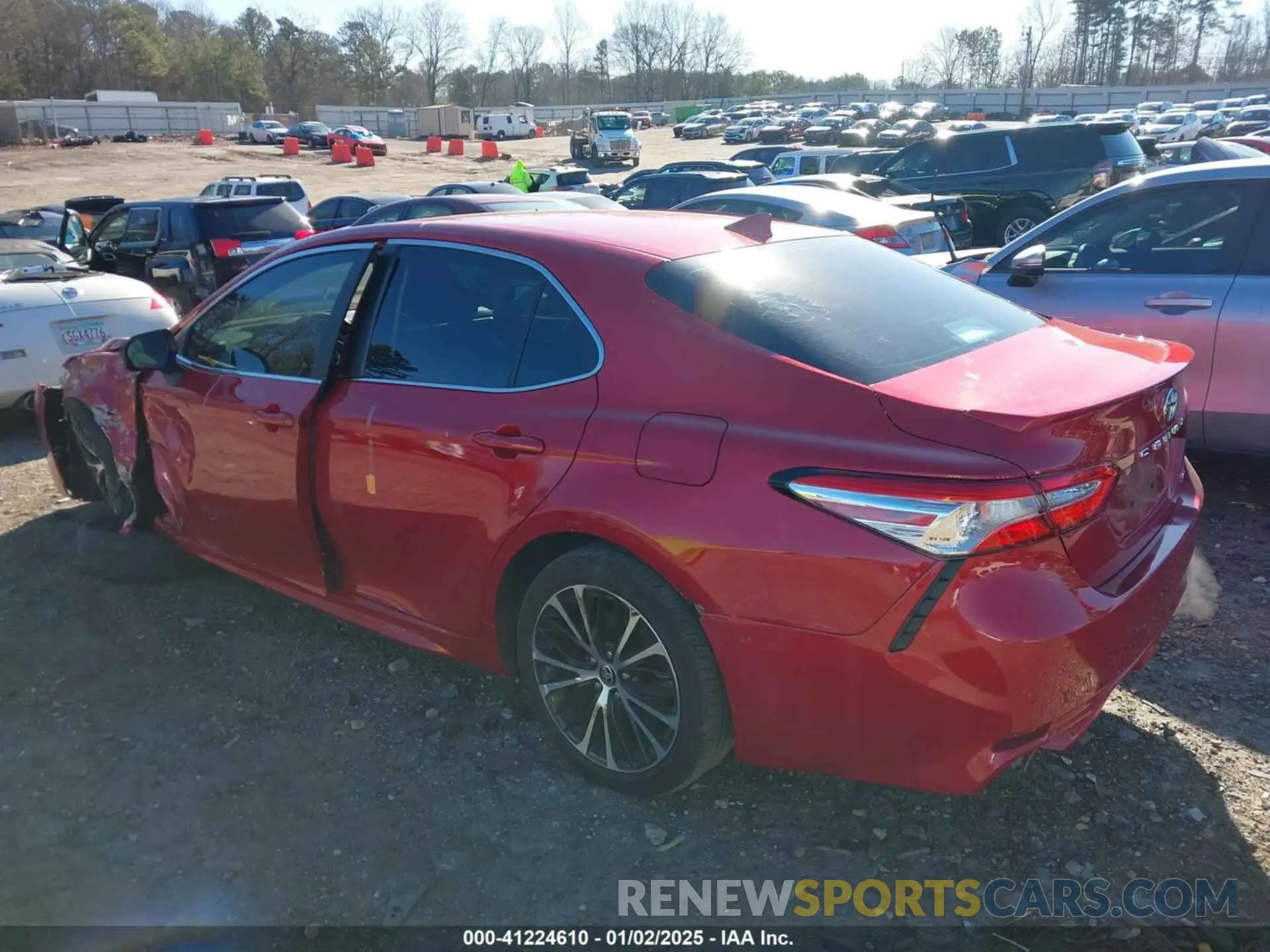 14 Photograph of a damaged car 4T1G11AK0LU401154 TOYOTA CAMRY 2020
