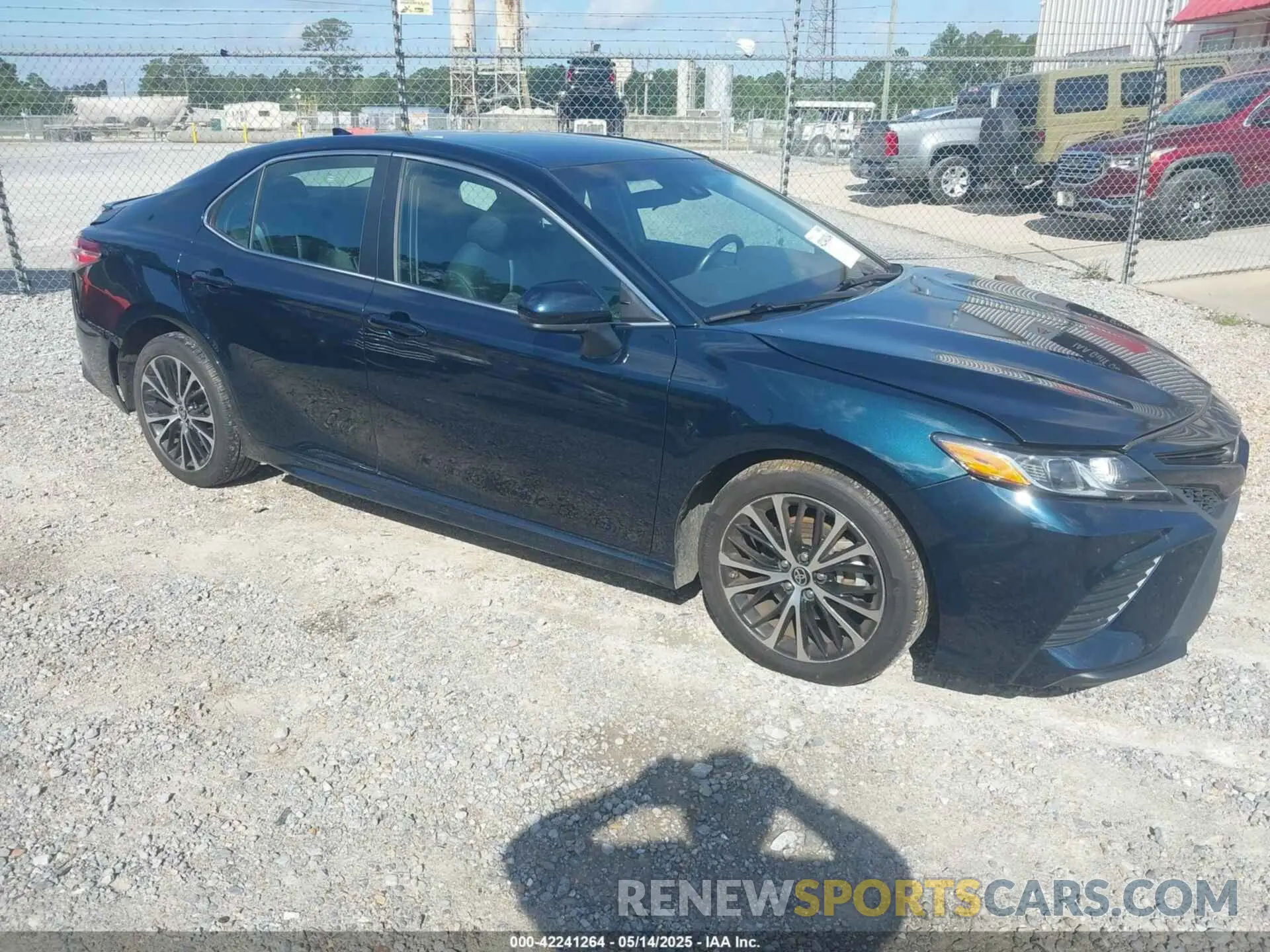 1 Photograph of a damaged car 4T1G11AK0LU501612 TOYOTA CAMRY 2020