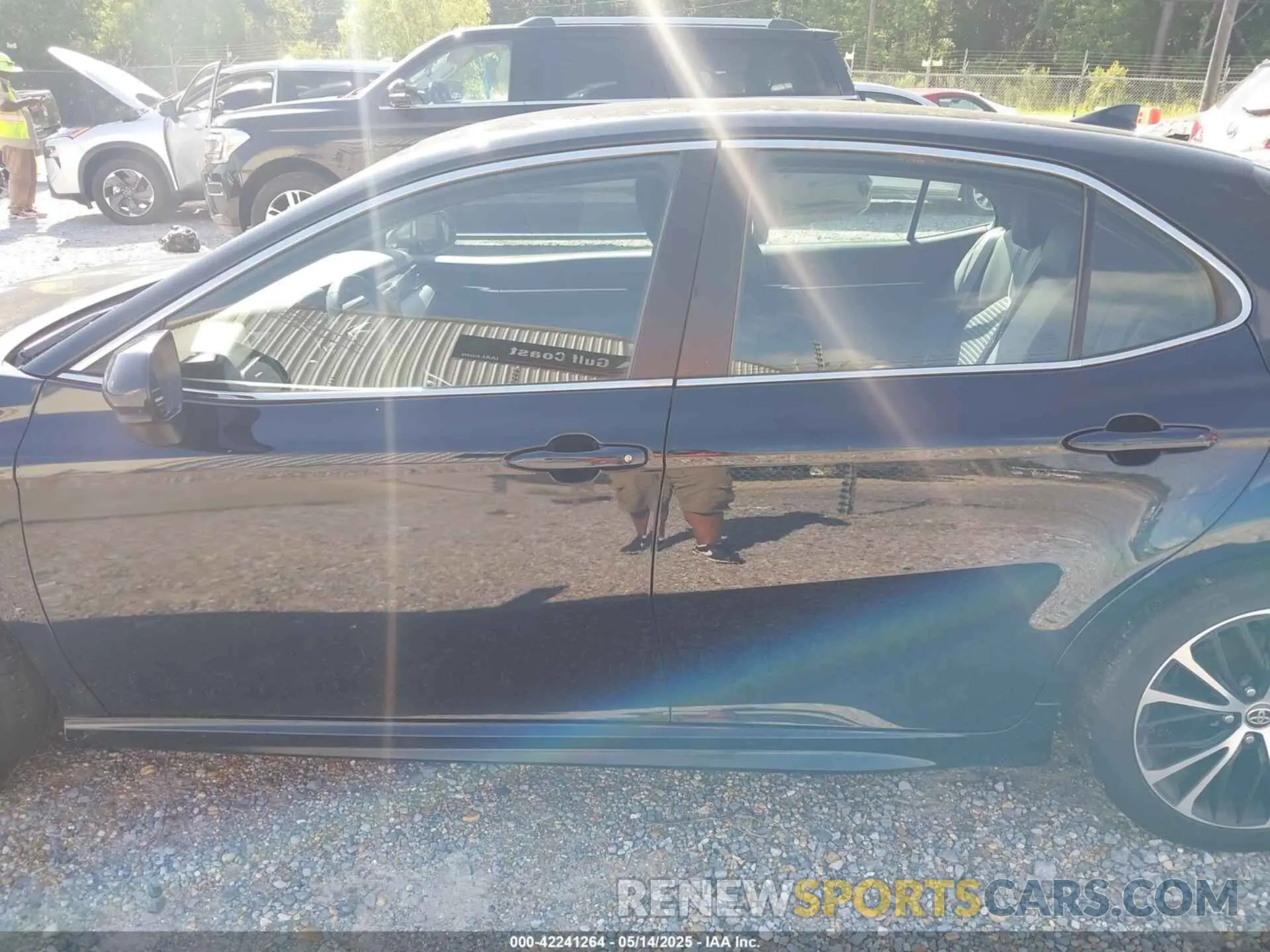 14 Photograph of a damaged car 4T1G11AK0LU501612 TOYOTA CAMRY 2020