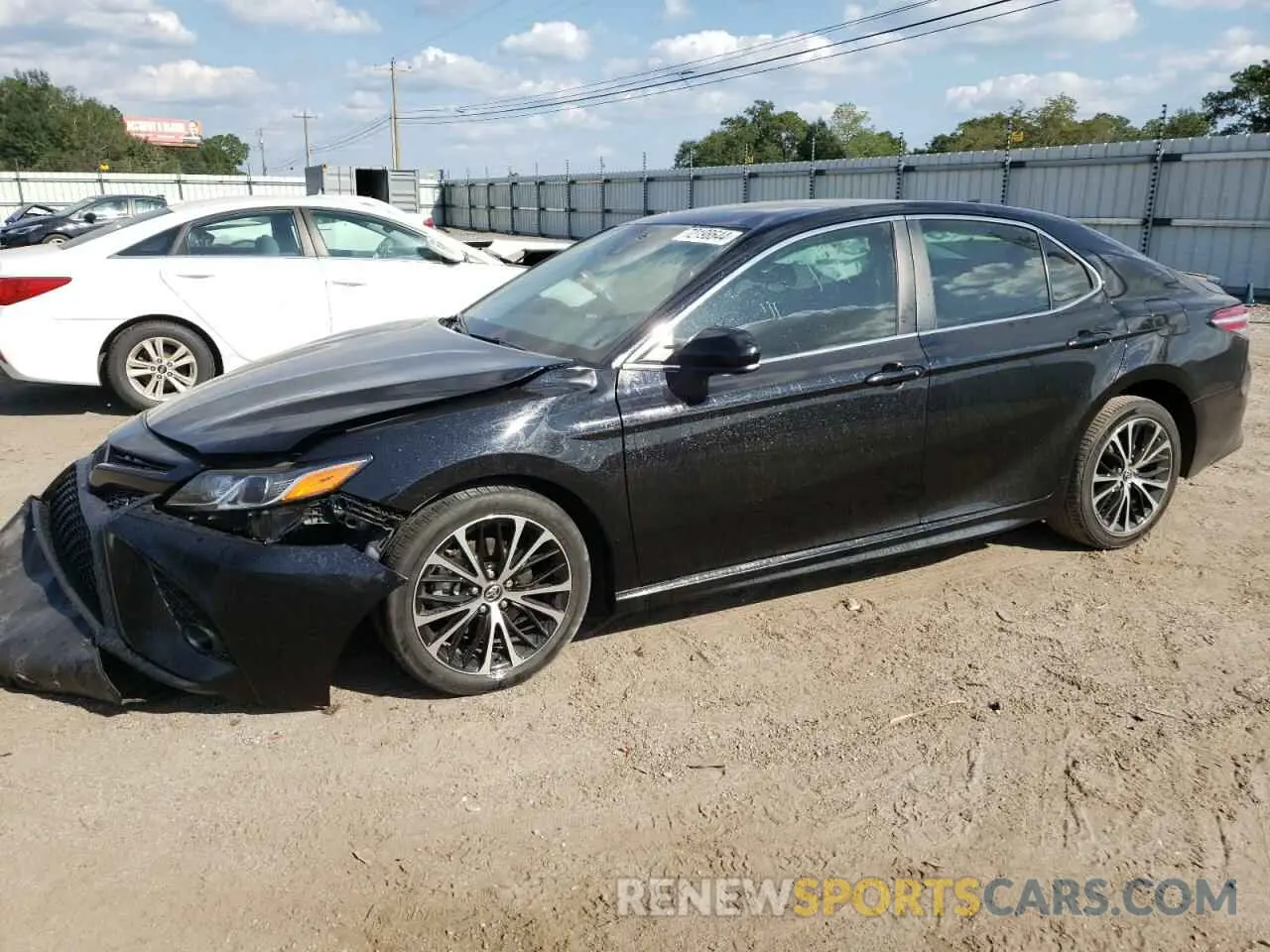 1 Photograph of a damaged car 4T1G11AK0LU905137 TOYOTA CAMRY 2020