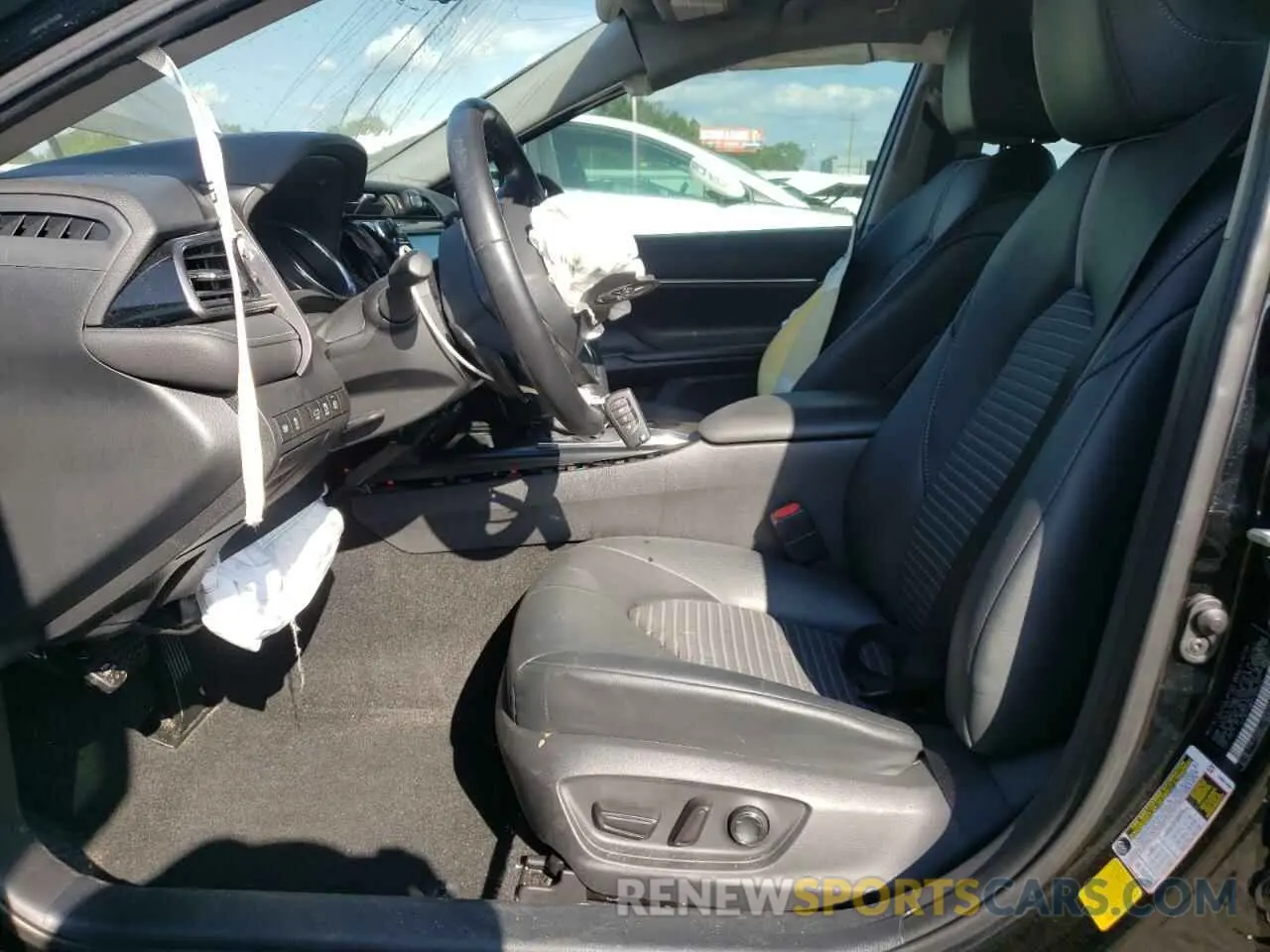 7 Photograph of a damaged car 4T1G11AK0LU905137 TOYOTA CAMRY 2020