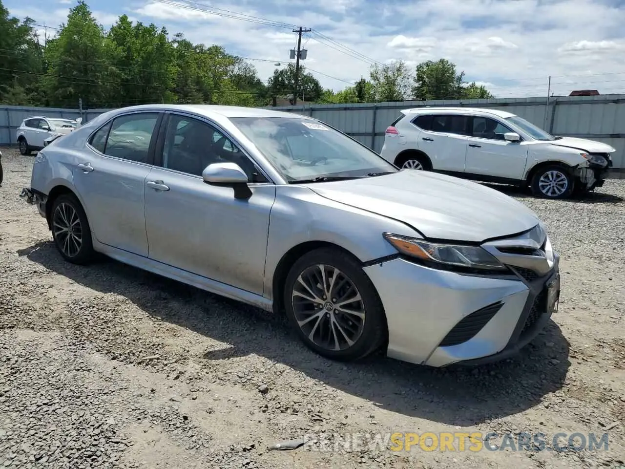 4 Photograph of a damaged car 4T1G11AK0LU910547 TOYOTA CAMRY 2020