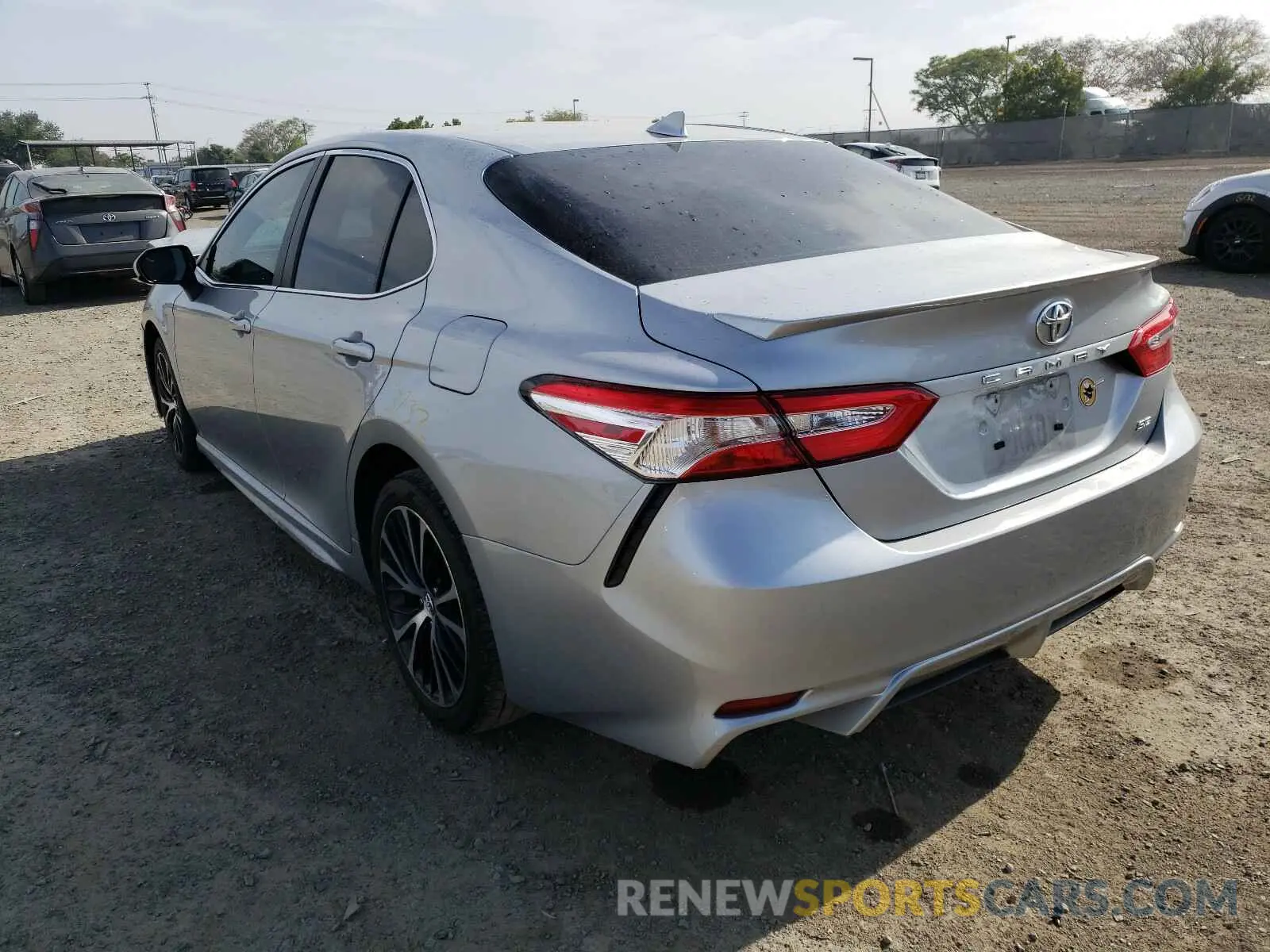 3 Фотография поврежденного автомобиля 4T1G11AK0LU911410 TOYOTA CAMRY 2020