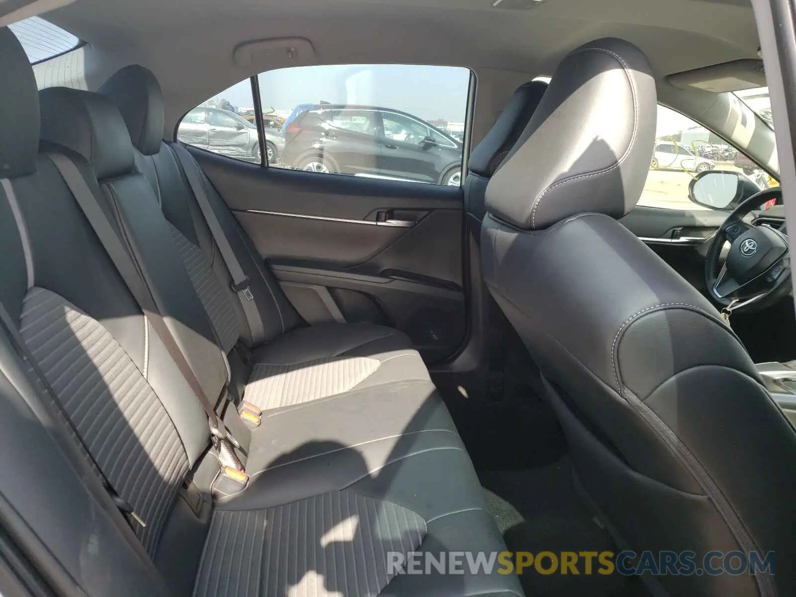 6 Фотография поврежденного автомобиля 4T1G11AK0LU911410 TOYOTA CAMRY 2020
