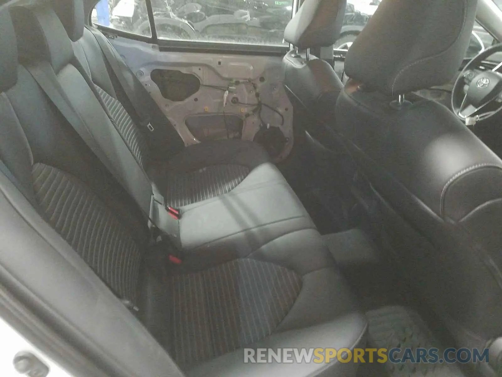 6 Photograph of a damaged car 4T1G11AK0LU925405 TOYOTA CAMRY 2020