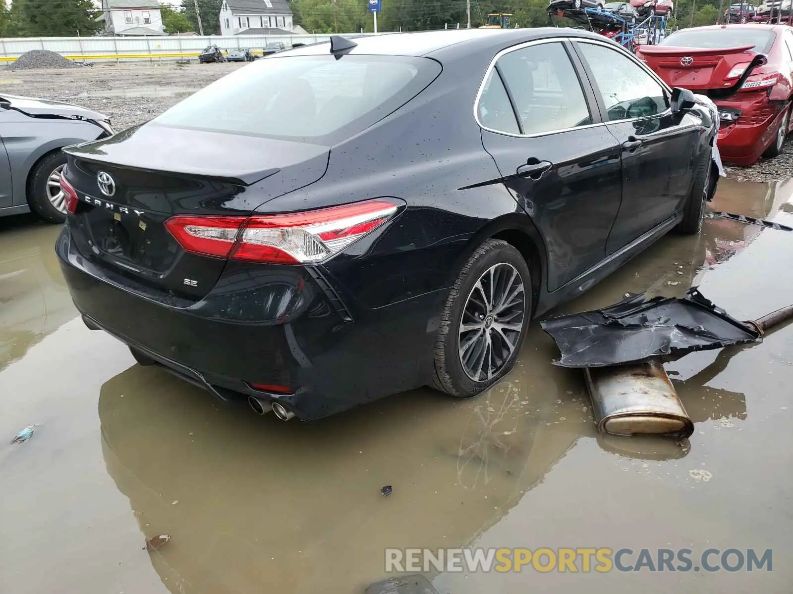 4 Photograph of a damaged car 4T1G11AK0LU948764 TOYOTA CAMRY 2020