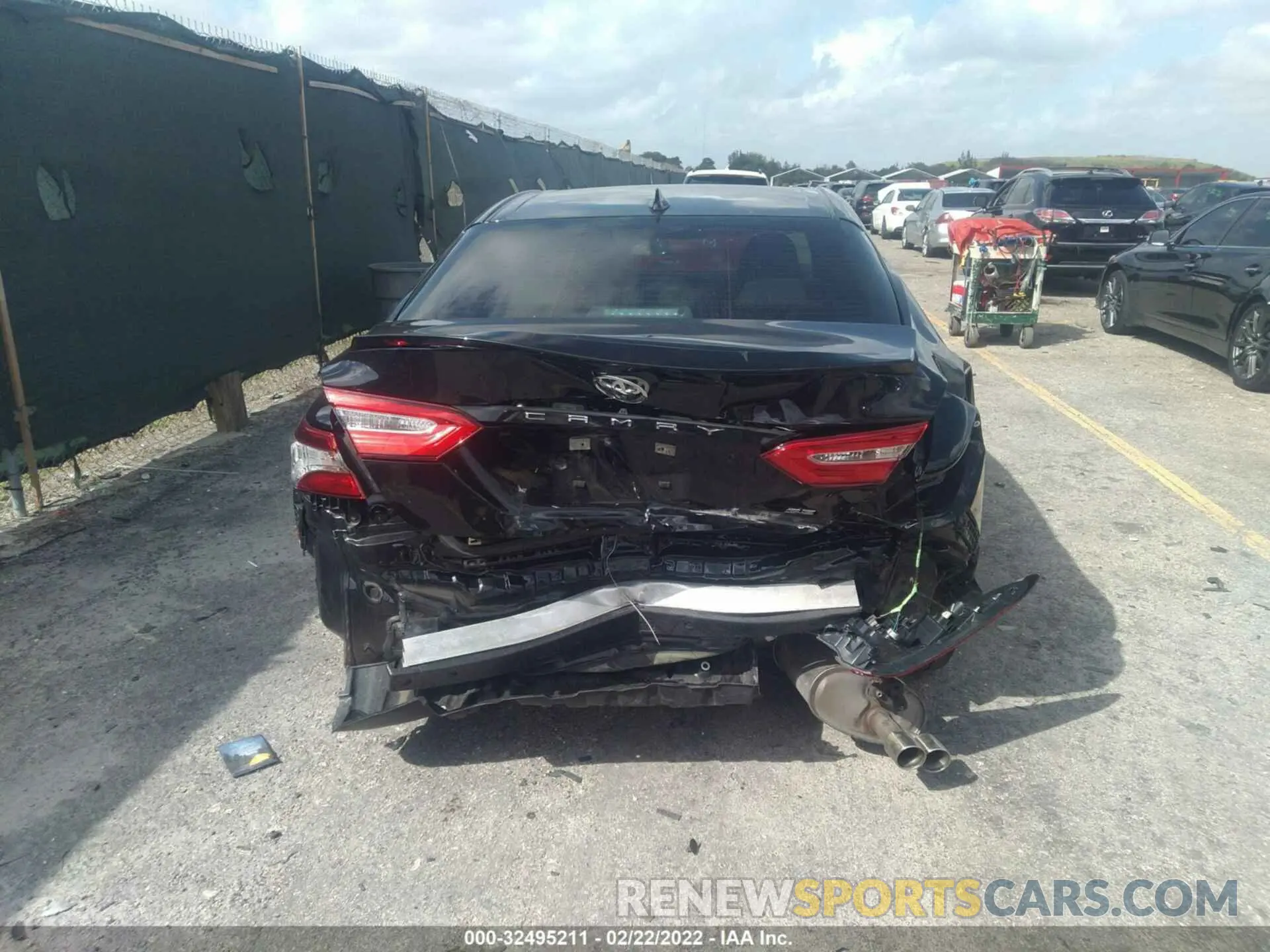 6 Photograph of a damaged car 4T1G11AK0LU956766 TOYOTA CAMRY 2020