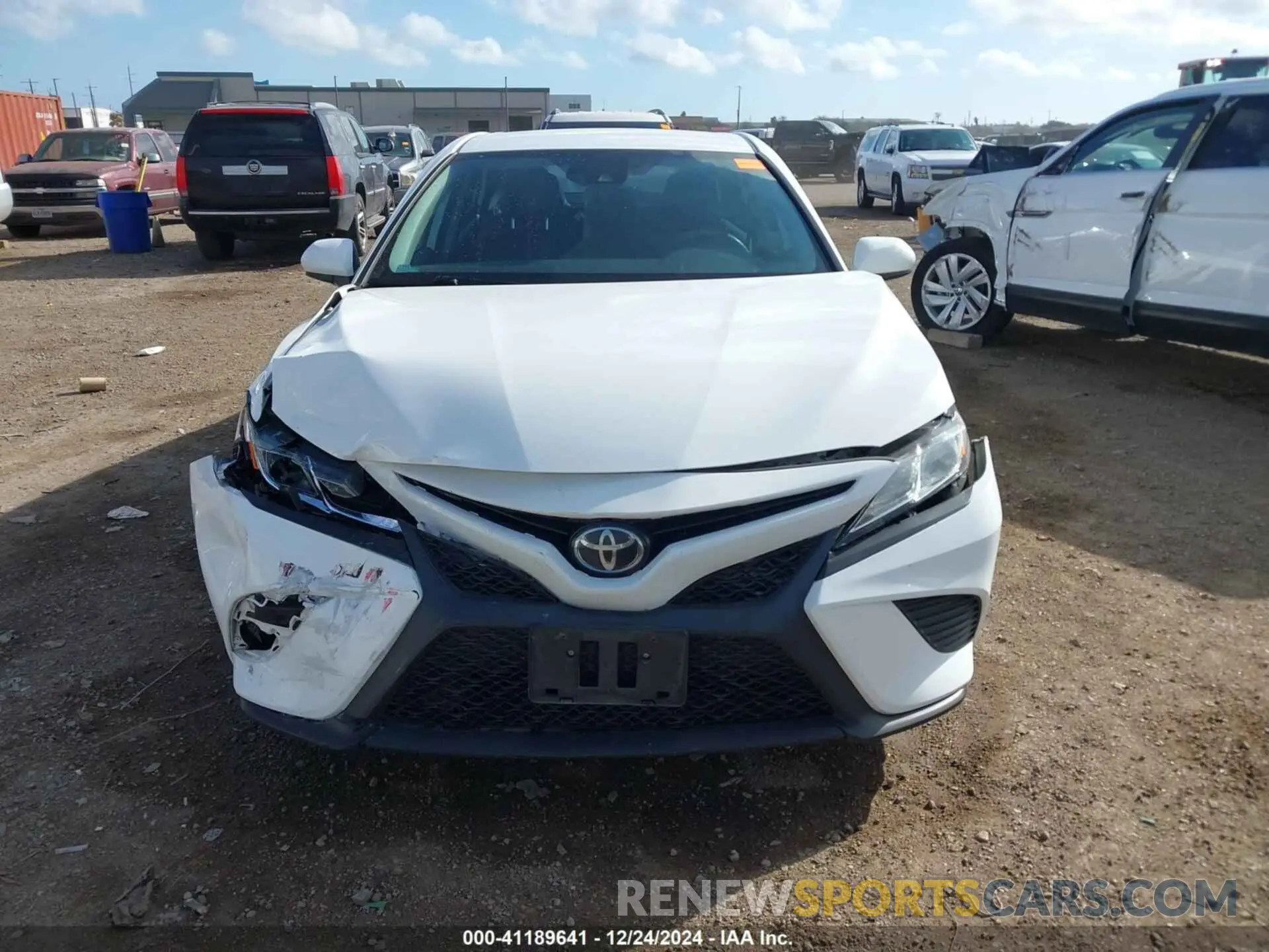 12 Фотография поврежденного автомобиля 4T1G11AK0LU957688 TOYOTA CAMRY 2020
