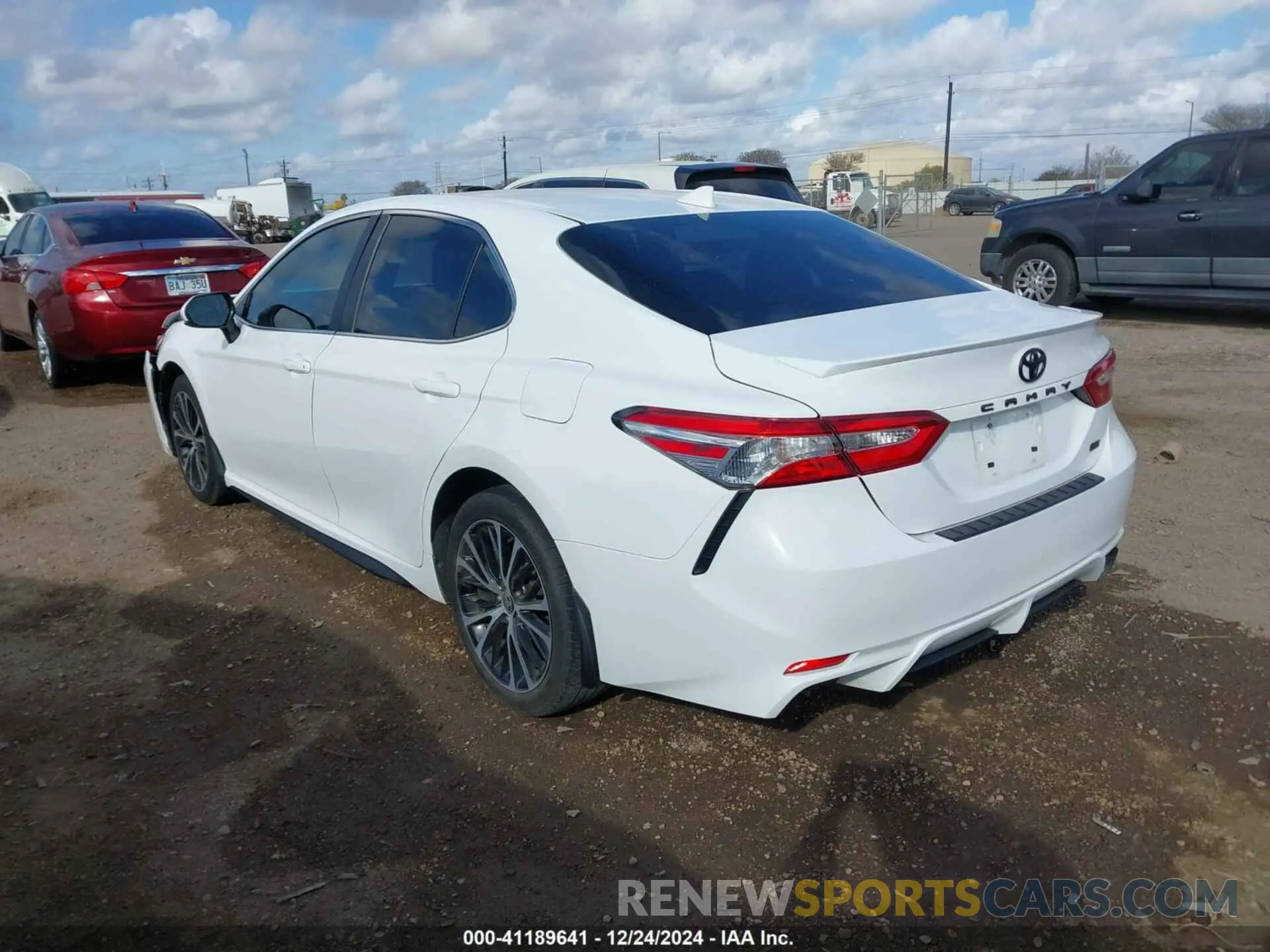 3 Фотография поврежденного автомобиля 4T1G11AK0LU957688 TOYOTA CAMRY 2020