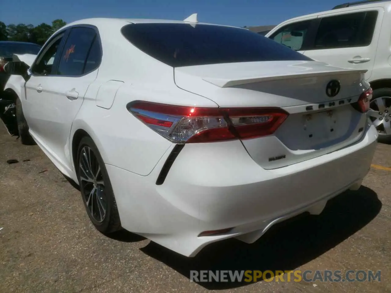 3 Photograph of a damaged car 4T1G11AK0LU963801 TOYOTA CAMRY 2020