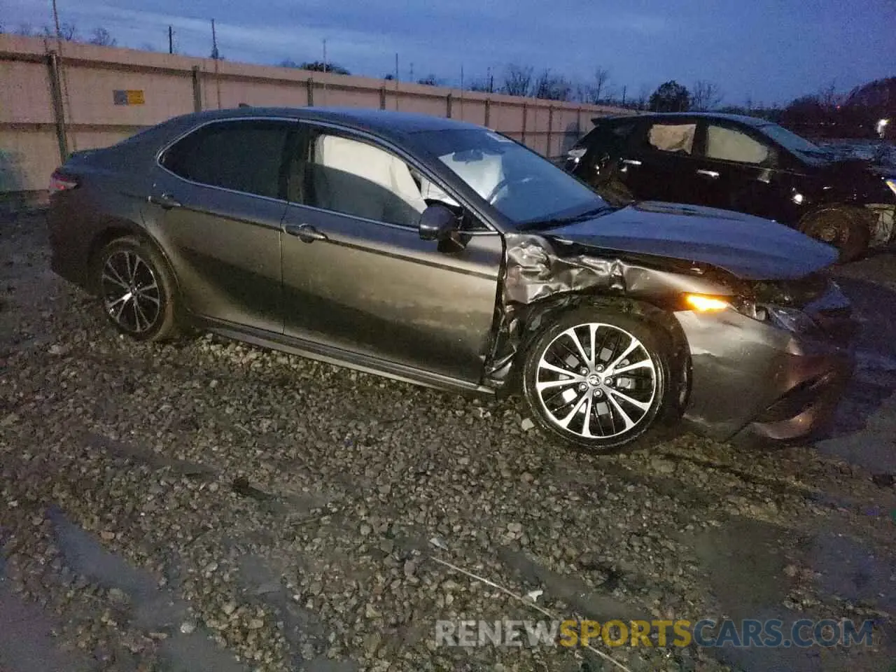4 Photograph of a damaged car 4T1G11AK0LU970666 TOYOTA CAMRY 2020