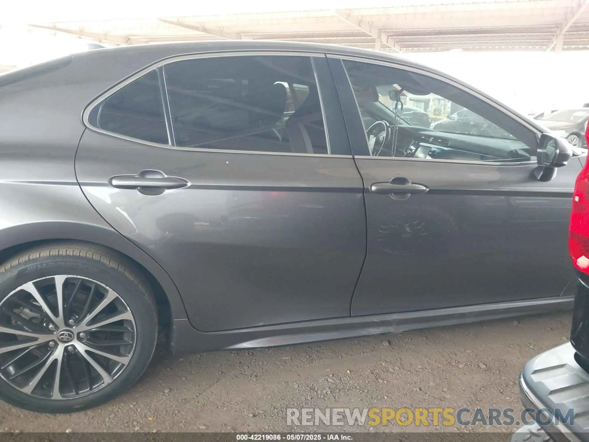 12 Фотография поврежденного автомобиля 4T1G11AK0LU976743 TOYOTA CAMRY 2020
