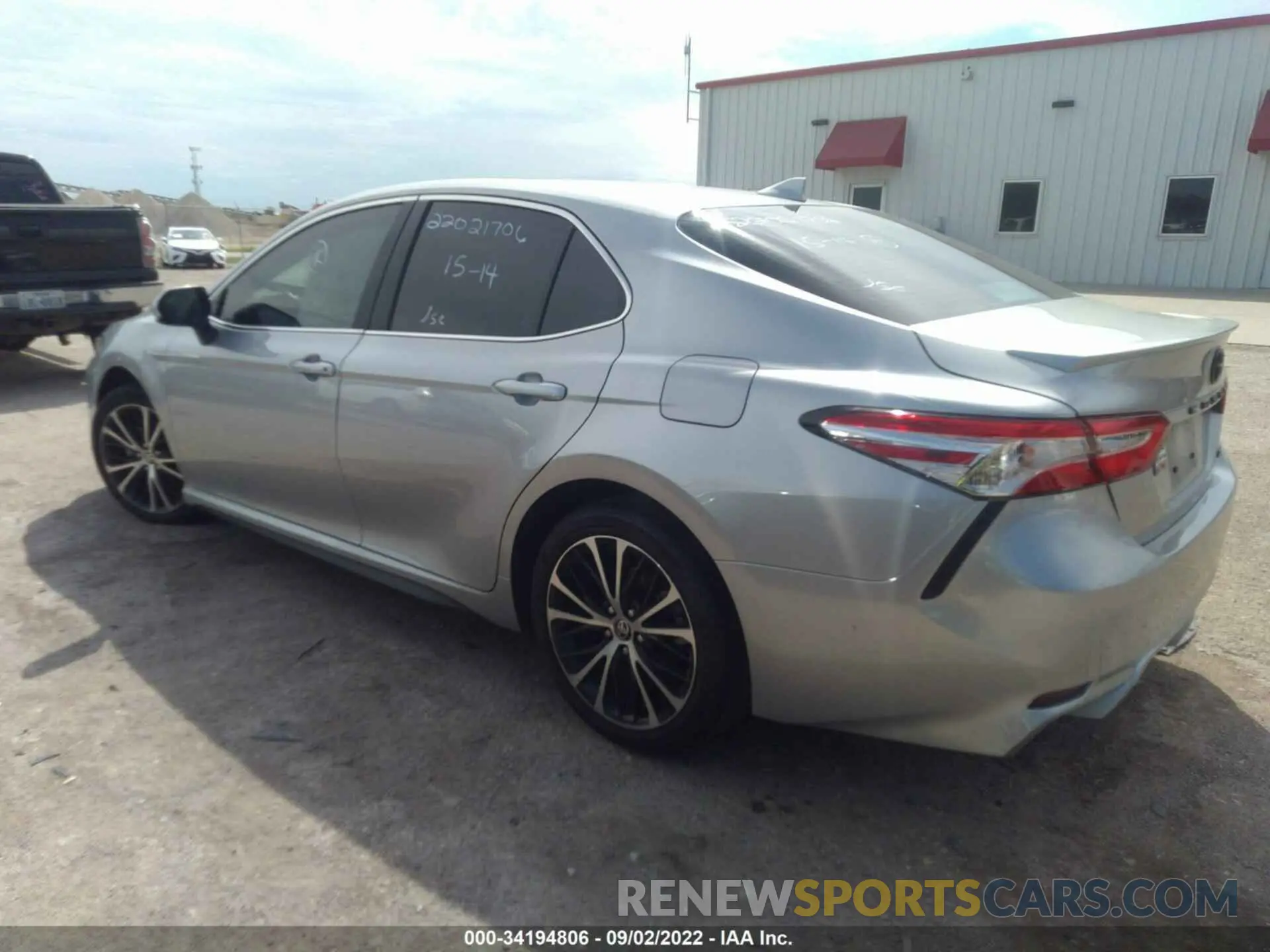 3 Фотография поврежденного автомобиля 4T1G11AK0LU988276 TOYOTA CAMRY 2020