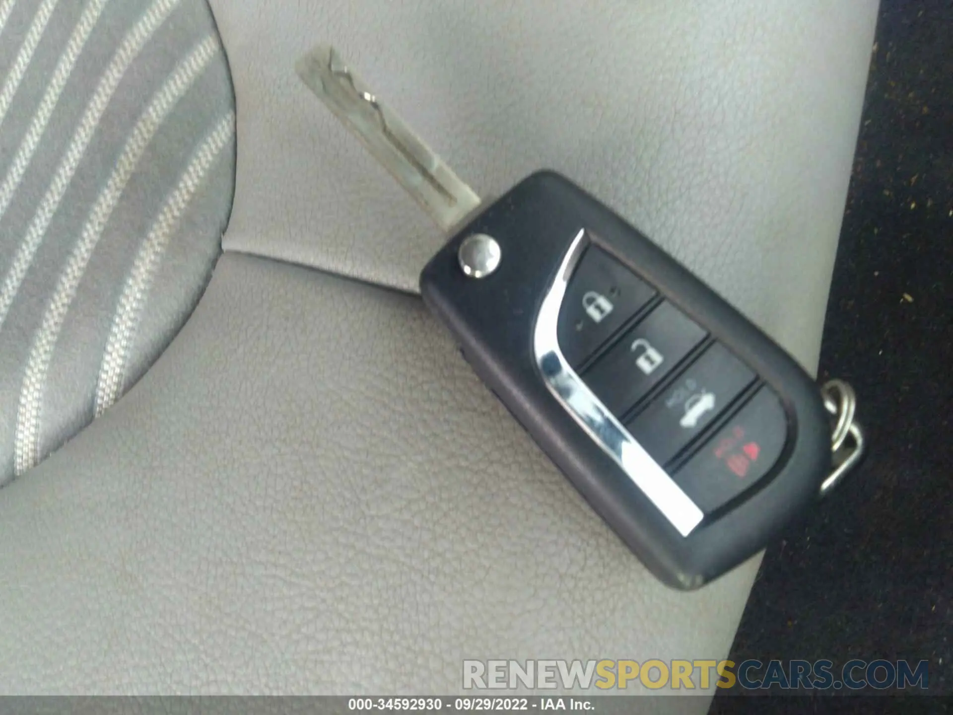 11 Фотография поврежденного автомобиля 4T1G11AK0LU996118 TOYOTA CAMRY 2020