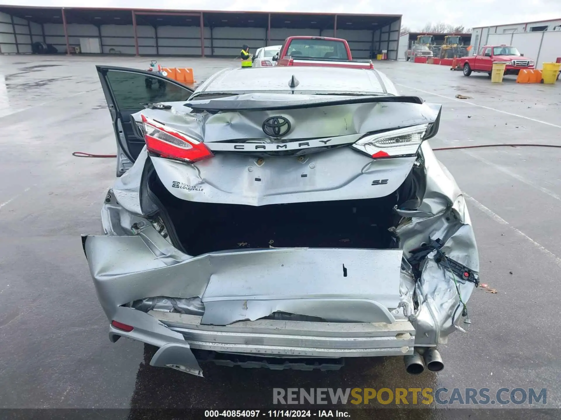 6 Photograph of a damaged car 4T1G11AK1LU301046 TOYOTA CAMRY 2020