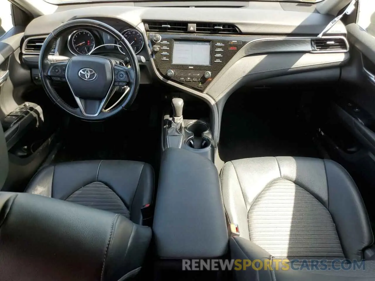 8 Фотография поврежденного автомобиля 4T1G11AK1LU329302 TOYOTA CAMRY 2020