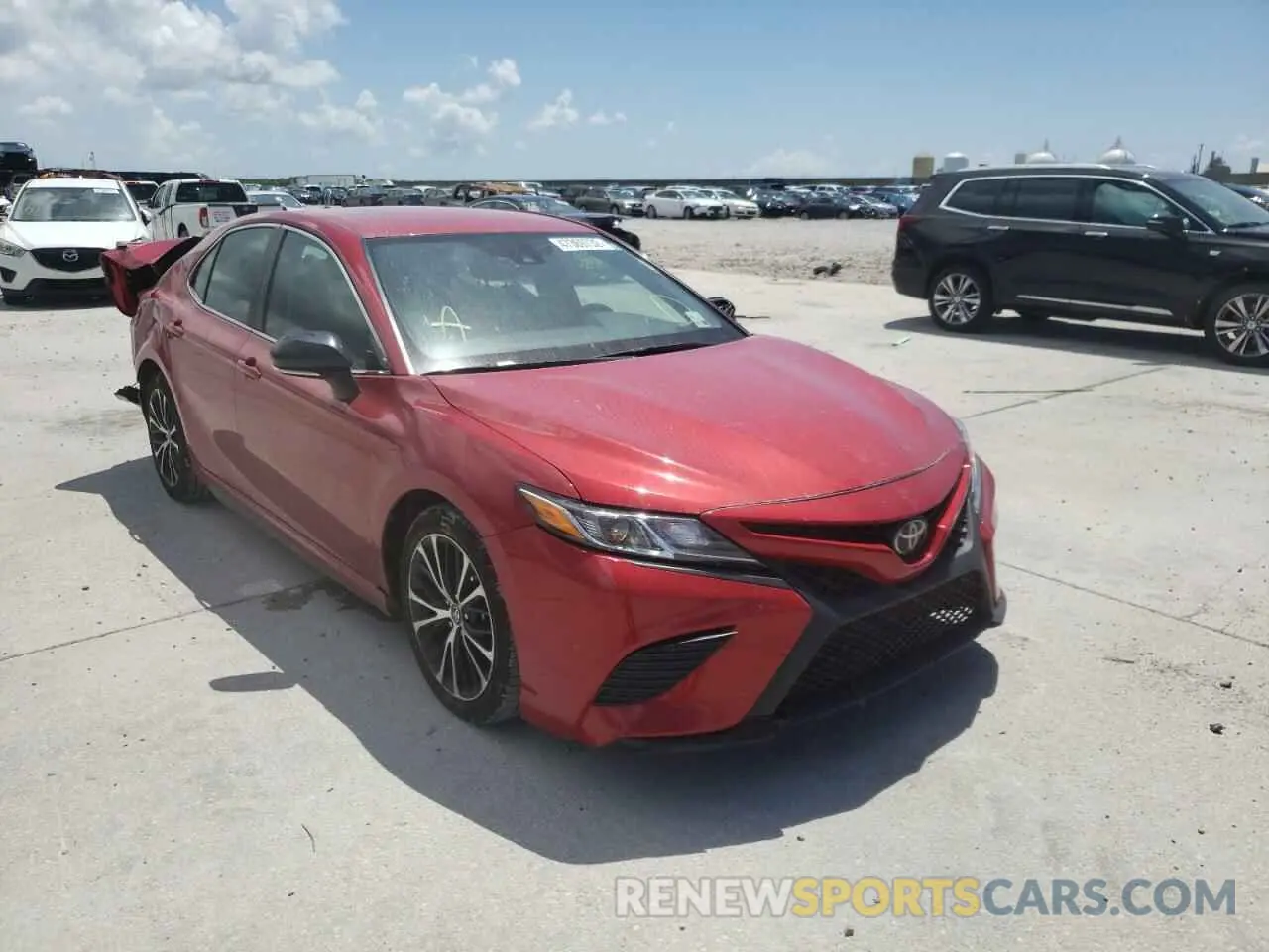 1 Photograph of a damaged car 4T1G11AK1LU330997 TOYOTA CAMRY 2020