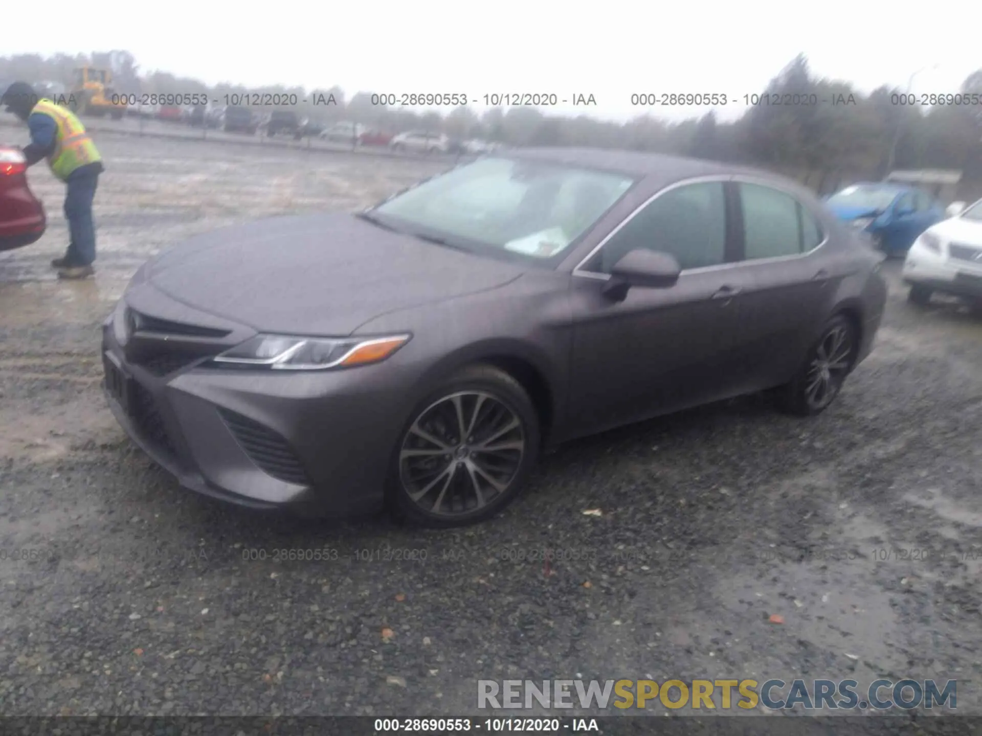 2 Photograph of a damaged car 4T1G11AK1LU340493 TOYOTA CAMRY 2020
