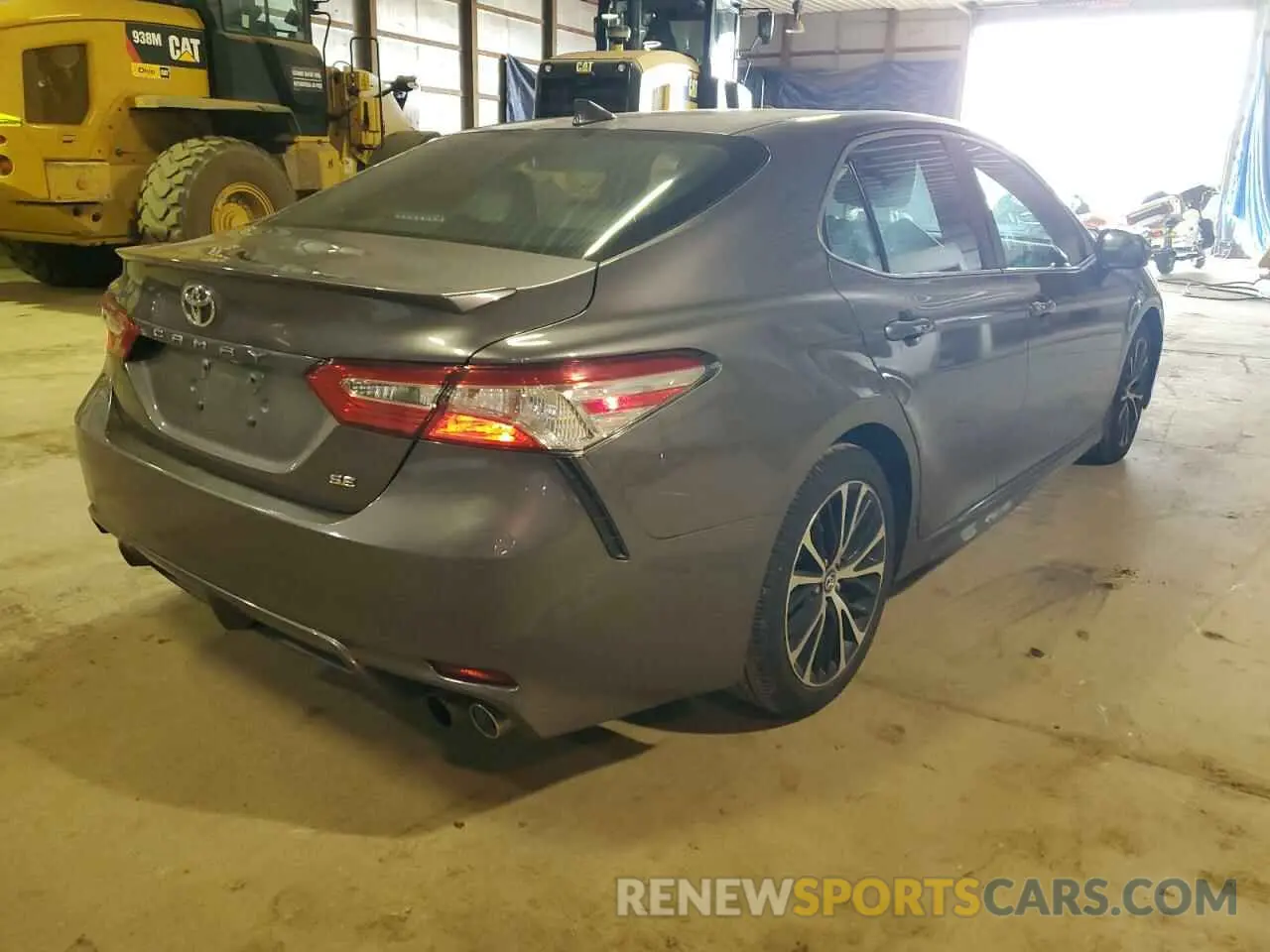 4 Photograph of a damaged car 4T1G11AK1LU341580 TOYOTA CAMRY 2020