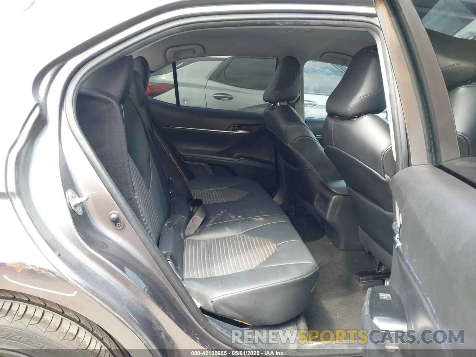 8 Photograph of a damaged car 4T1G11AK1LU345564 TOYOTA CAMRY 2020