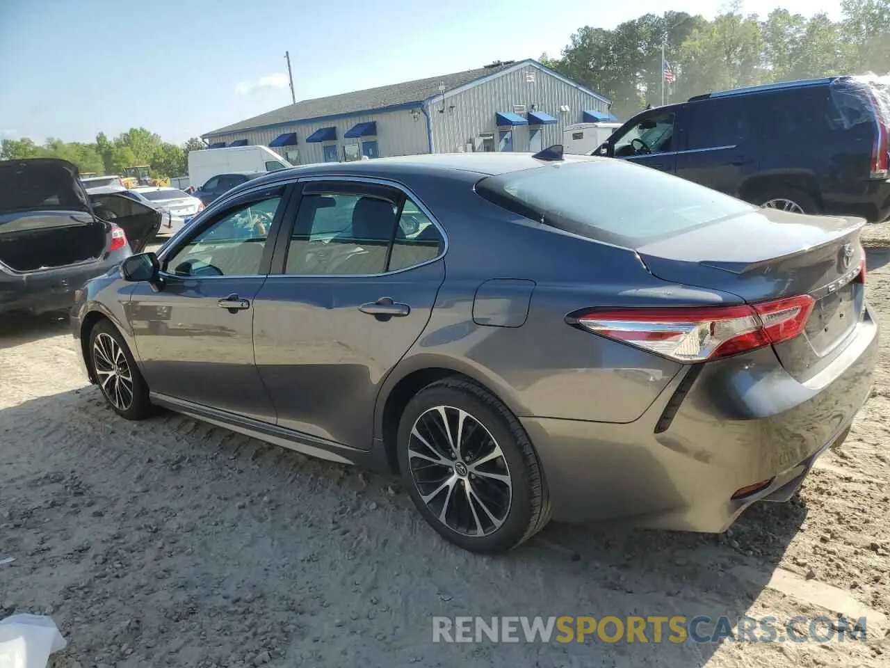 2 Фотография поврежденного автомобиля 4T1G11AK1LU862380 TOYOTA CAMRY 2020