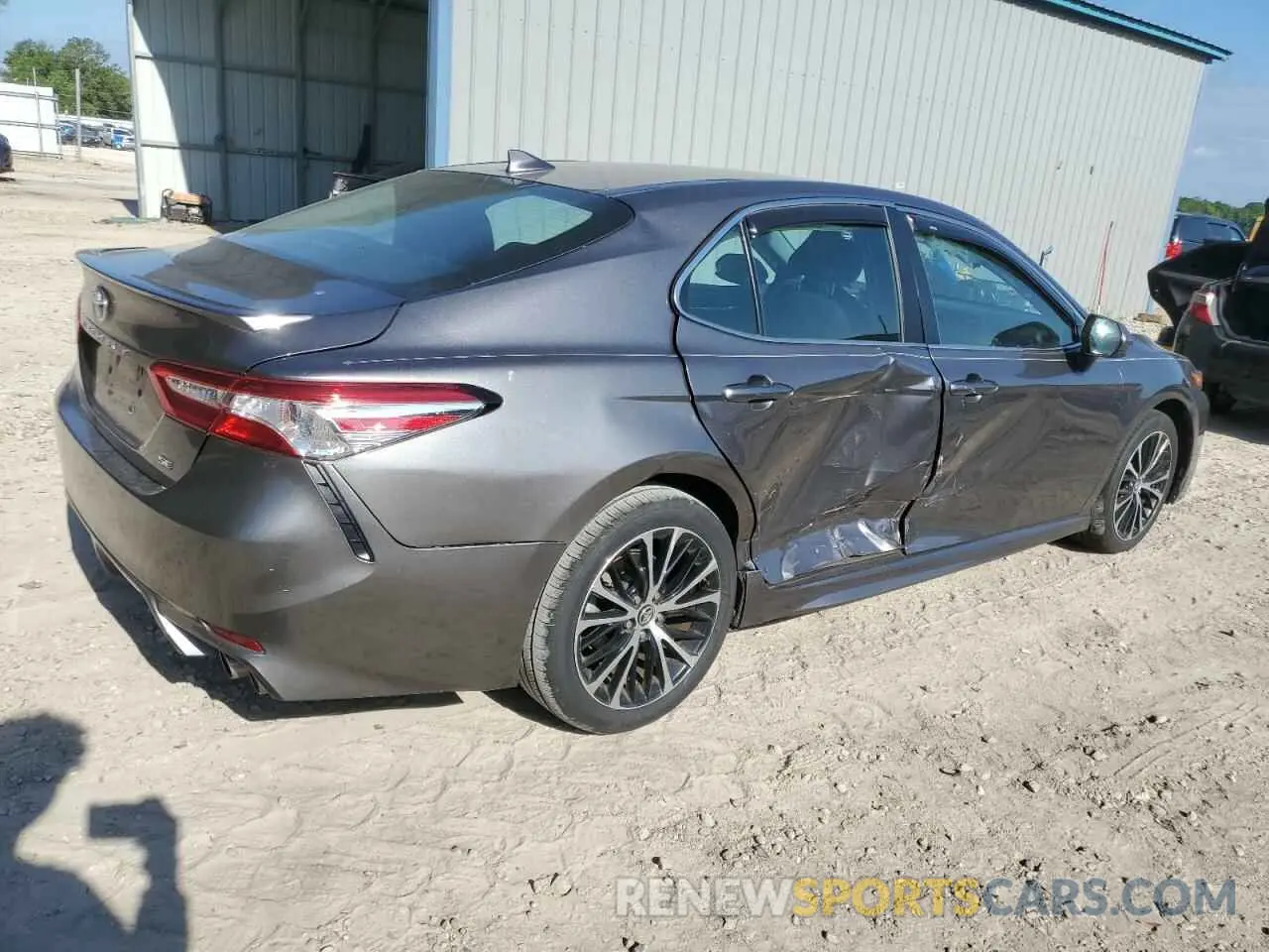 3 Фотография поврежденного автомобиля 4T1G11AK1LU862380 TOYOTA CAMRY 2020