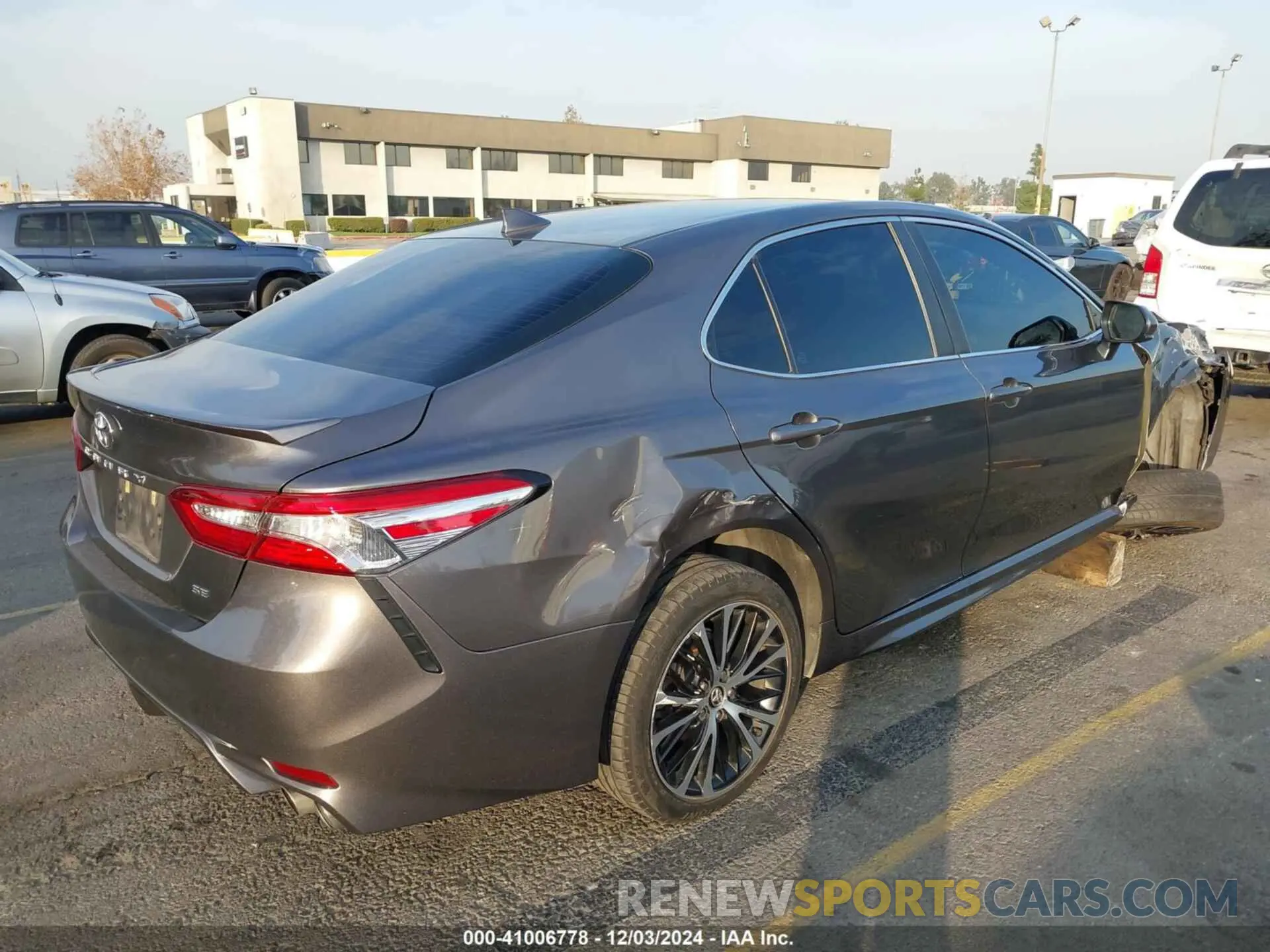 4 Photograph of a damaged car 4T1G11AK1LU896383 TOYOTA CAMRY 2020