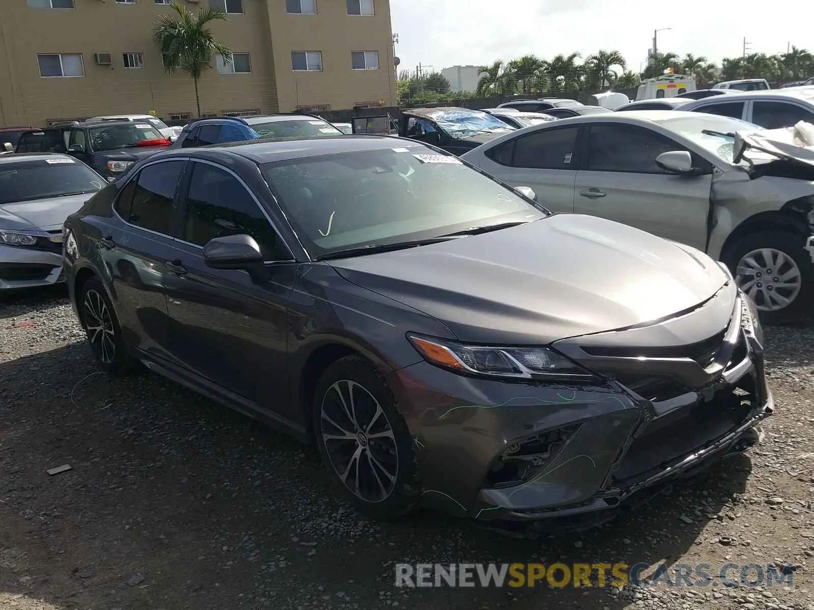 1 Photograph of a damaged car 4T1G11AK1LU920326 TOYOTA CAMRY 2020