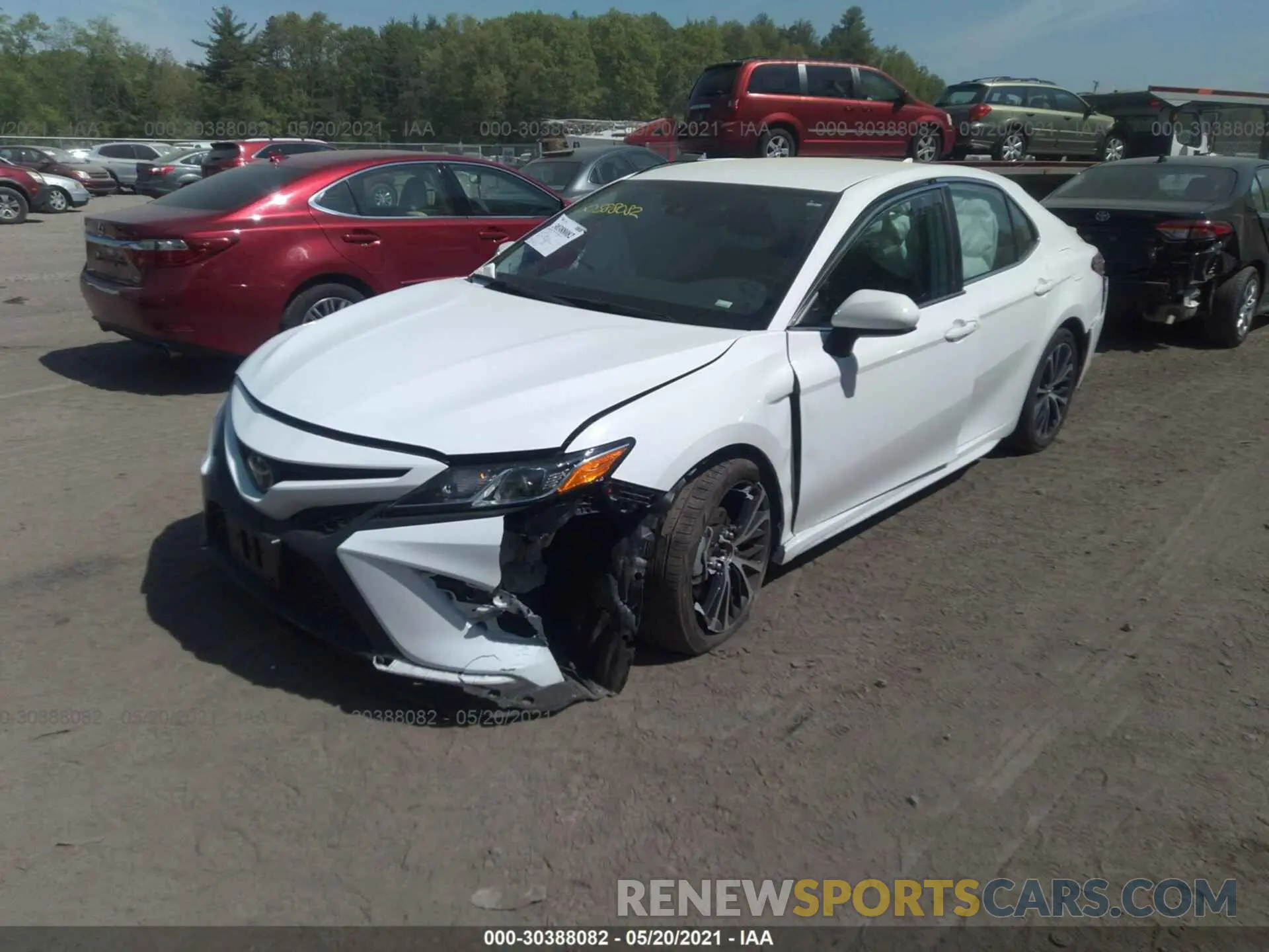 2 Photograph of a damaged car 4T1G11AK1LU930158 TOYOTA CAMRY 2020