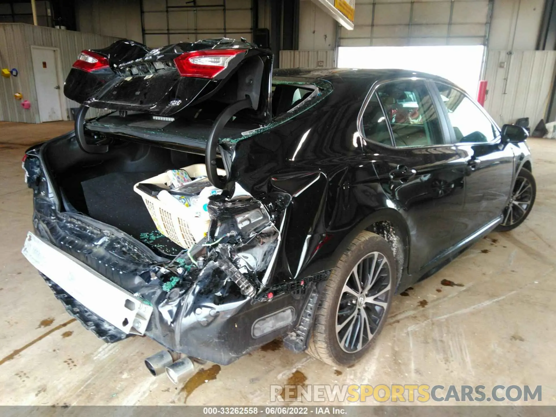 4 Фотография поврежденного автомобиля 4T1G11AK1LU943072 TOYOTA CAMRY 2020
