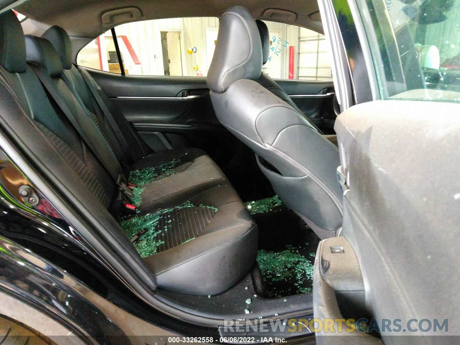 8 Фотография поврежденного автомобиля 4T1G11AK1LU943072 TOYOTA CAMRY 2020